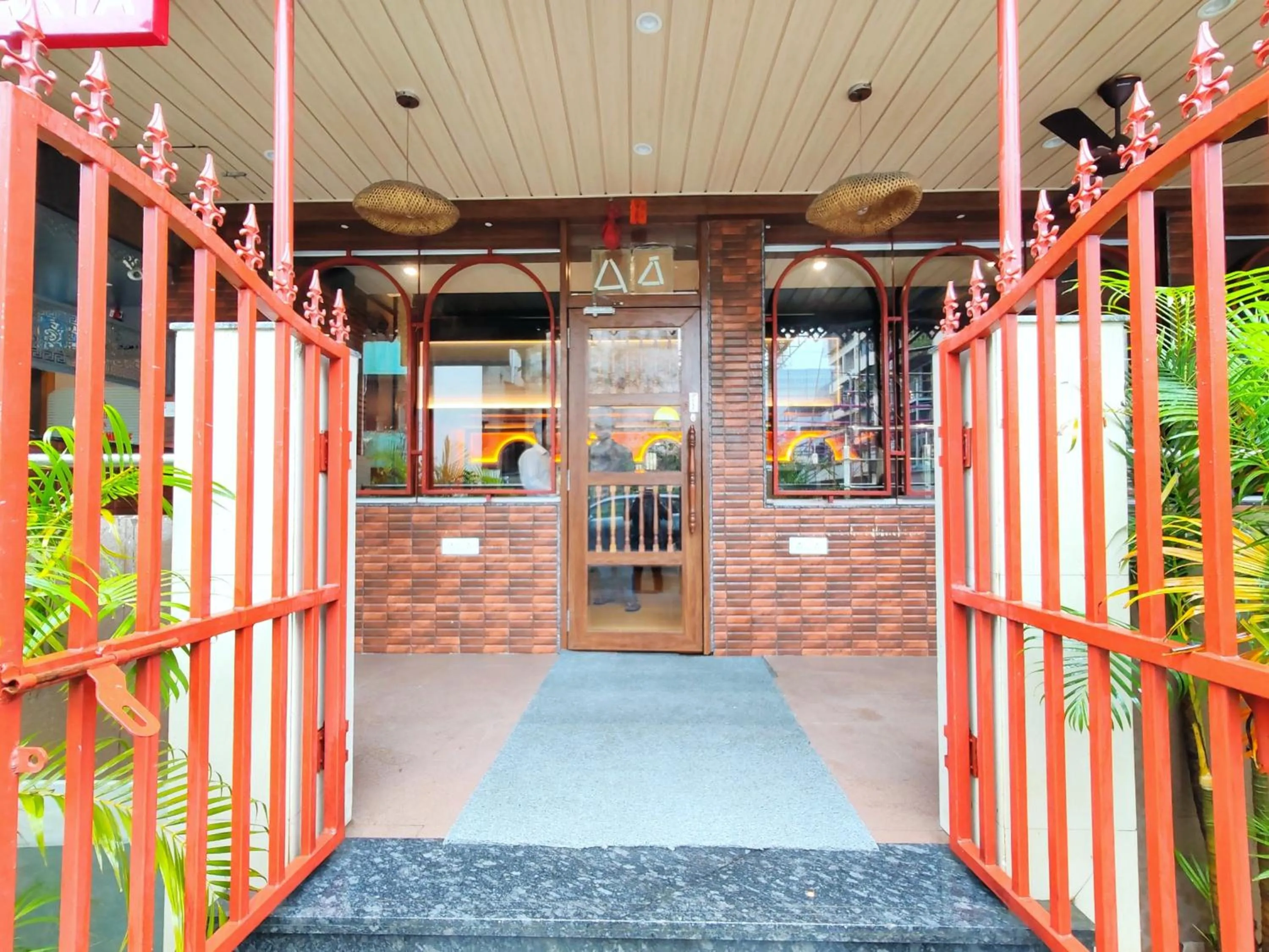 Facade/entrance in Hotel Aishwarya Residency