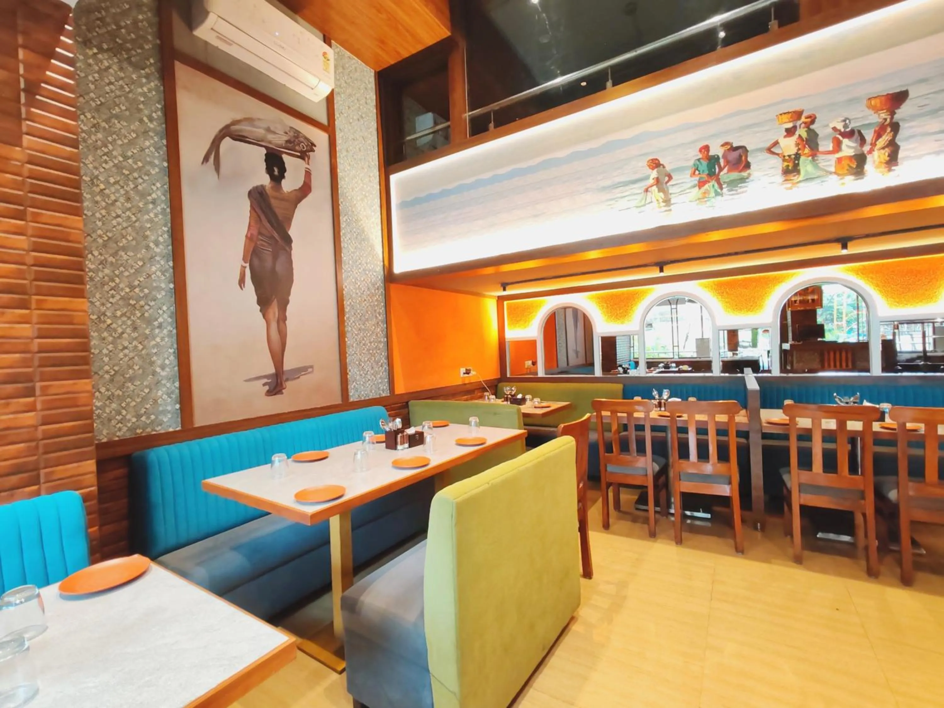 Restaurant/places to eat in Hotel Aishwarya Residency