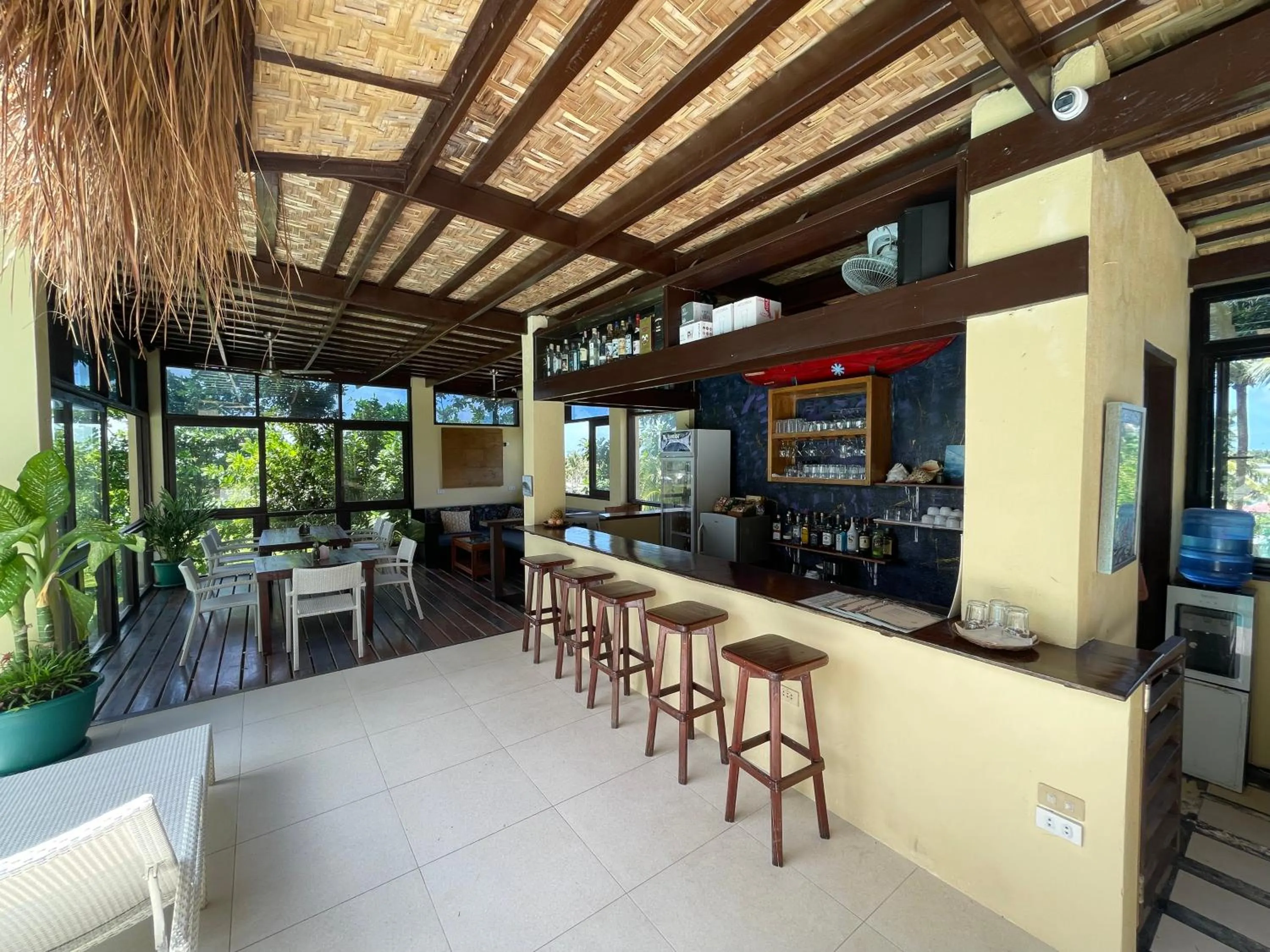 Restaurant/places to eat in Villa Maya