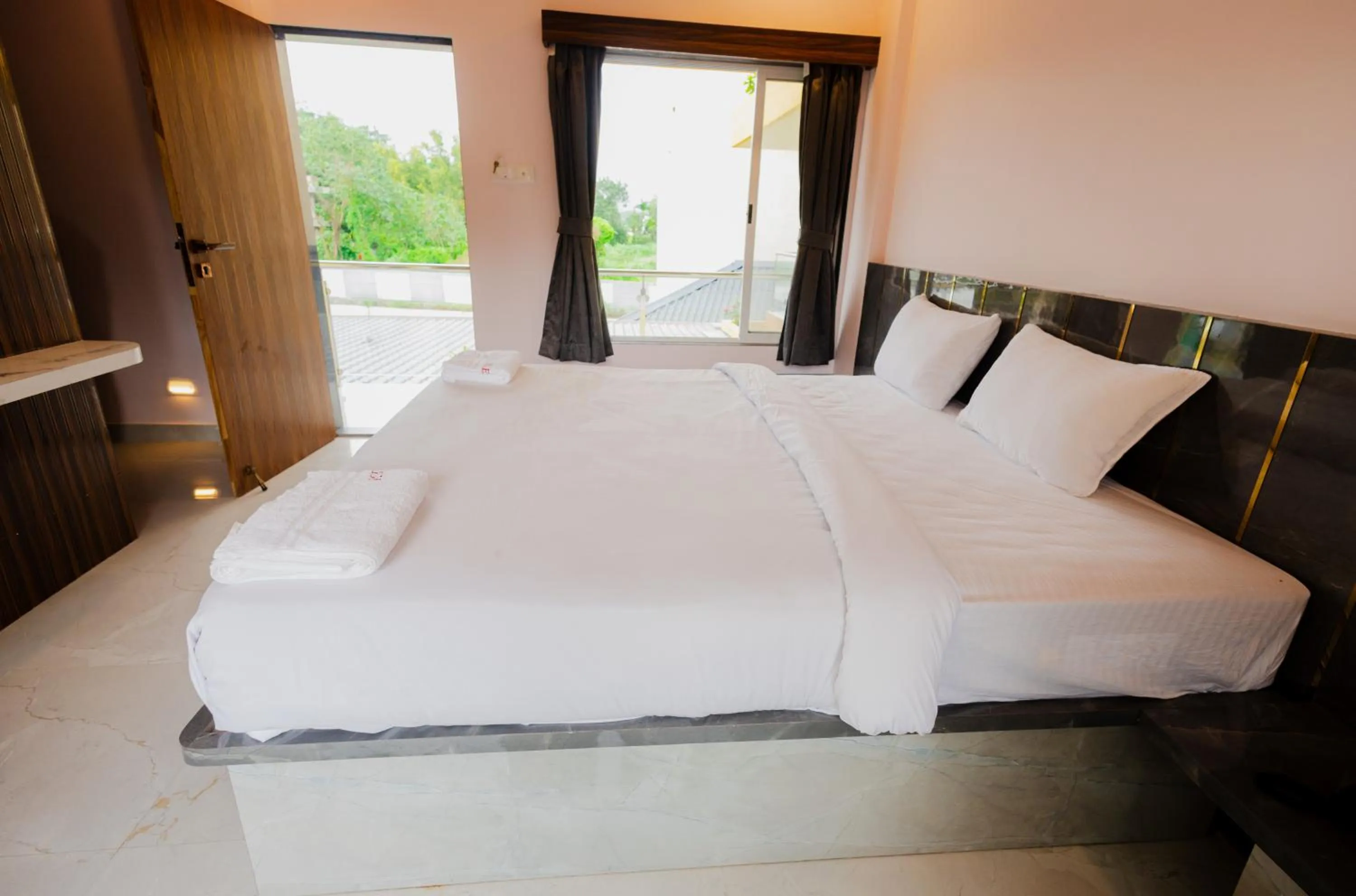 Bed in Shreem Resort