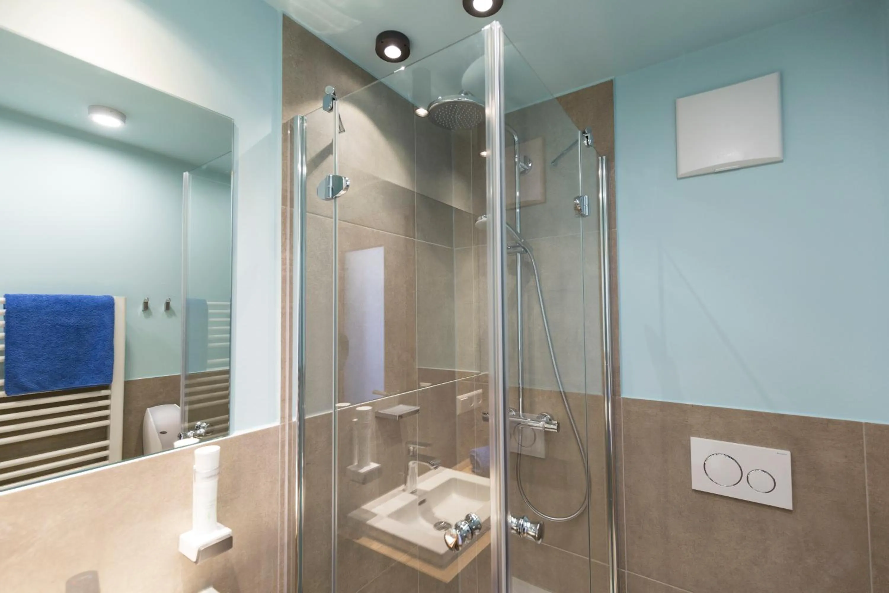 Shower in Landgasthof Zahn