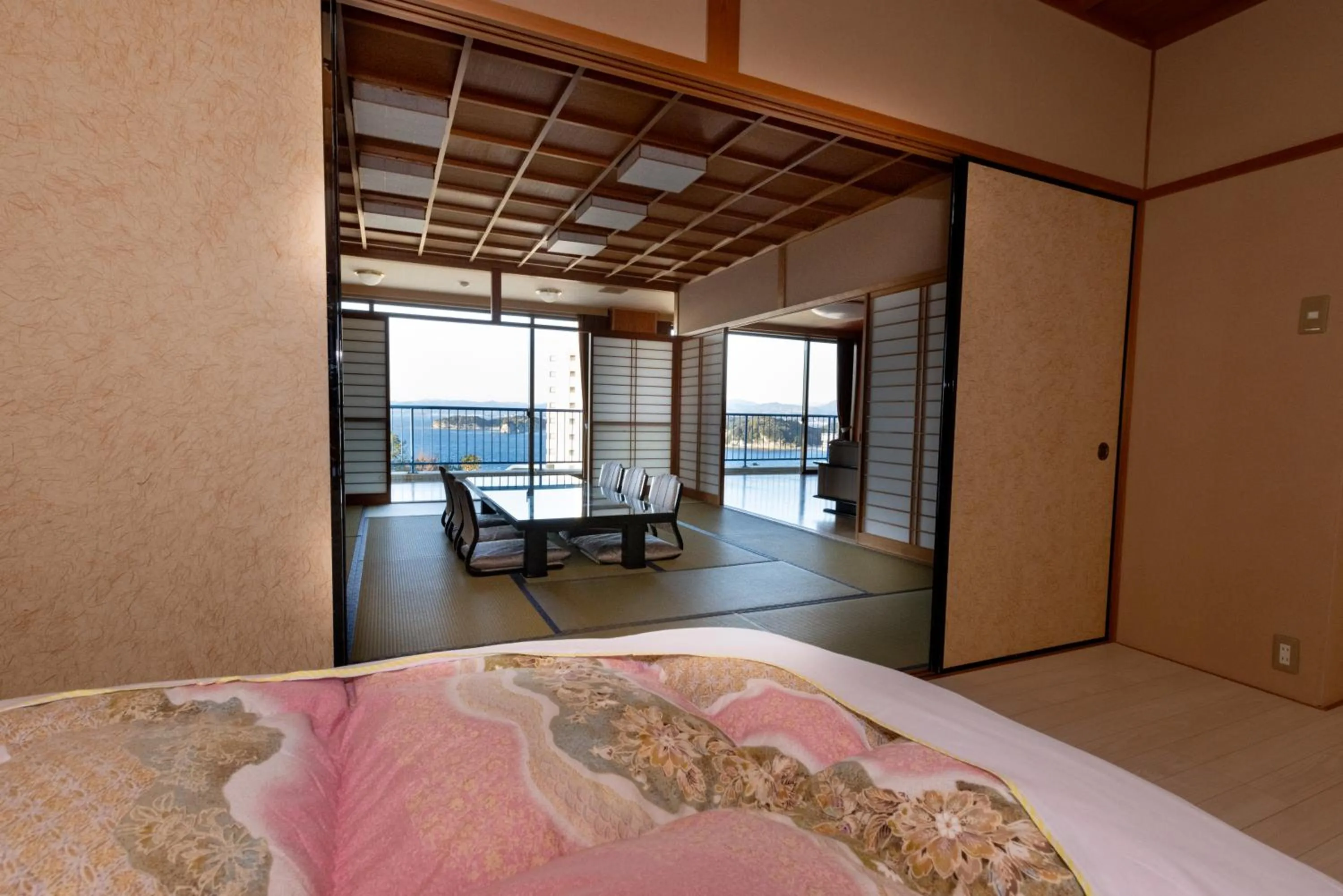 Bed in Shirahama Onsen Kisyu Hanto