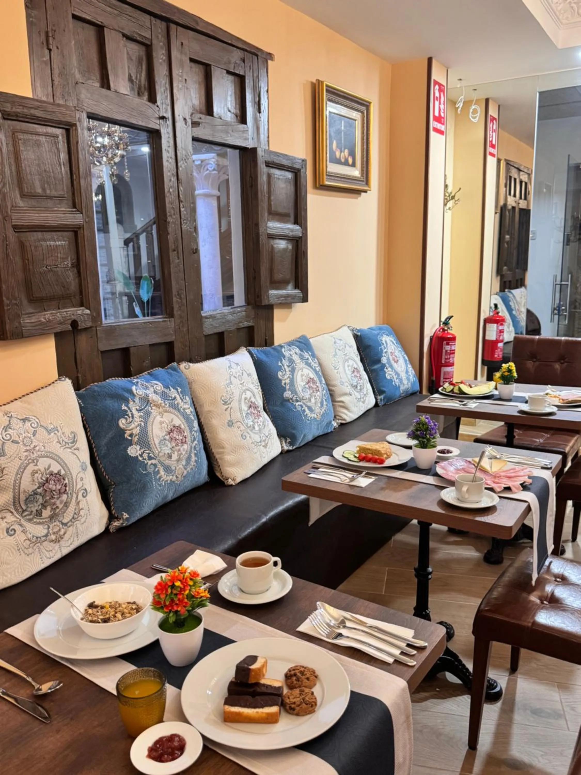 Breakfast in Hotel Boutique Casón De Los López