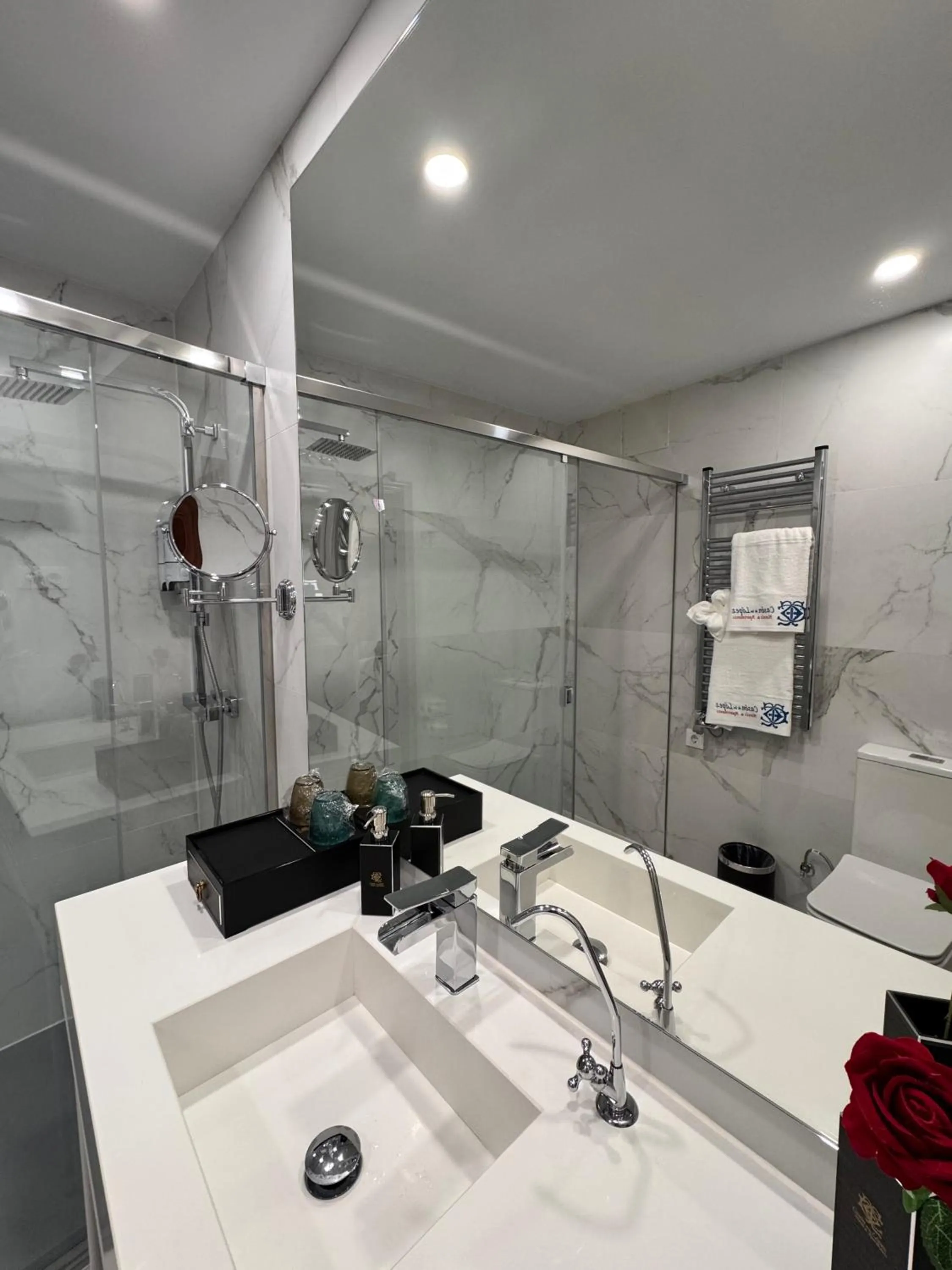 Shower in Hotel Boutique Casón De Los López