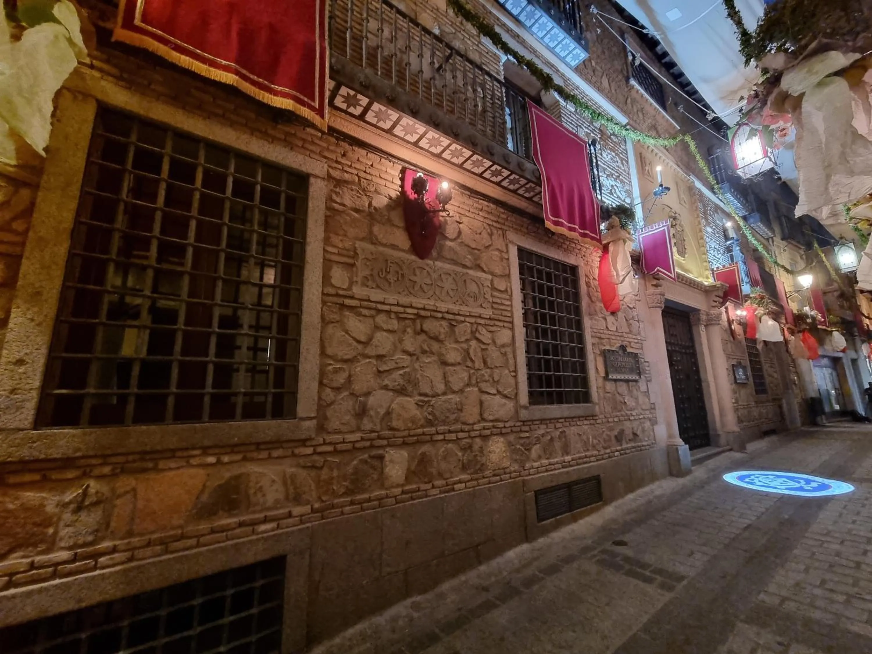 Property building in Hotel Boutique Casón De Los López