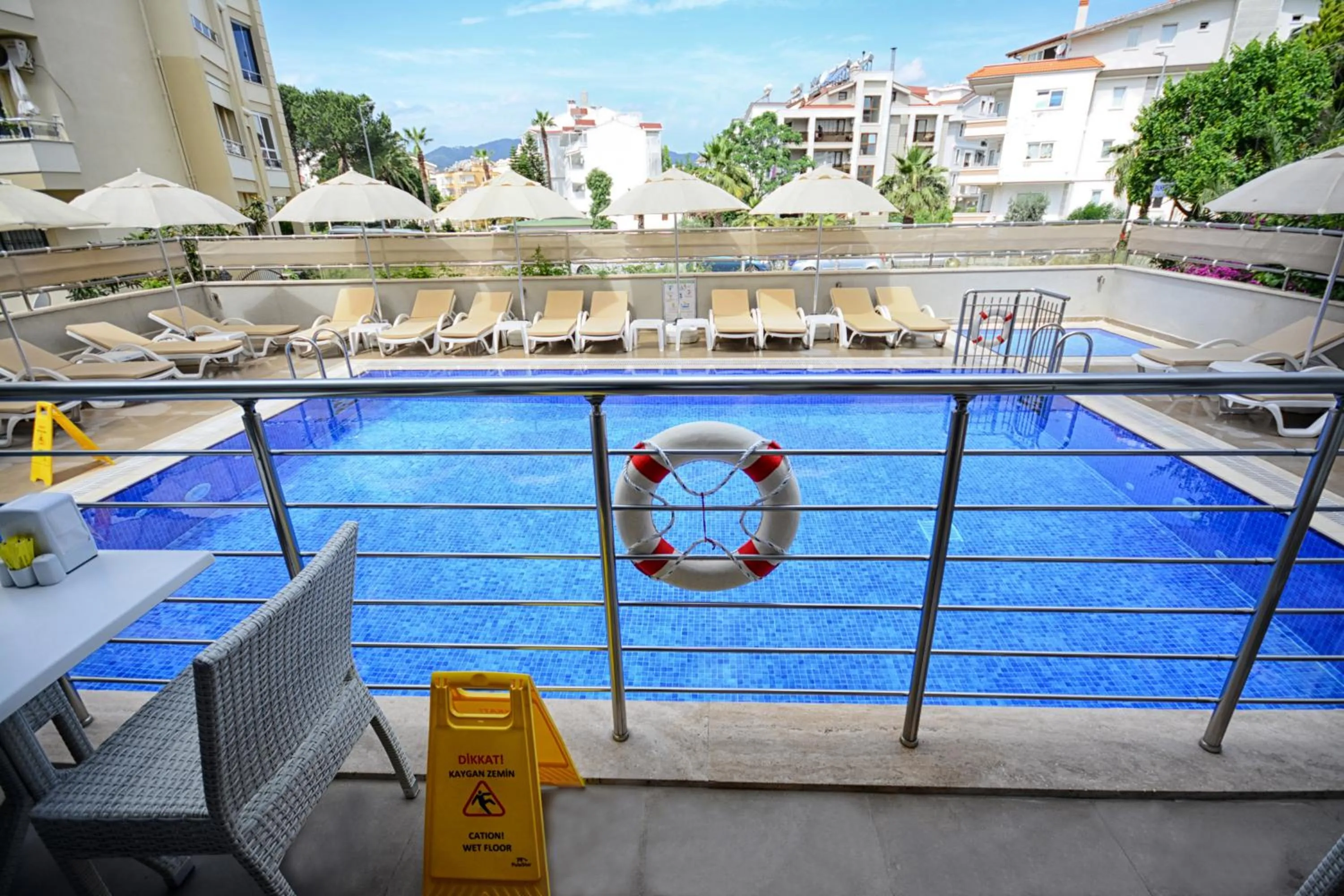 Swimming pool in City Hotel Marmaris