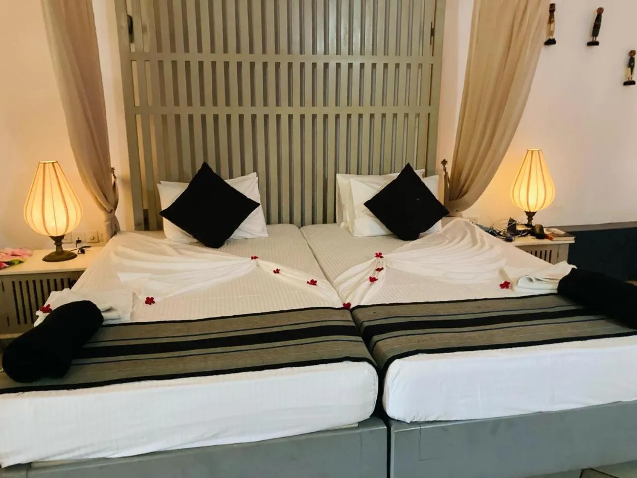 Bed in Rangiri Dambulla Resort