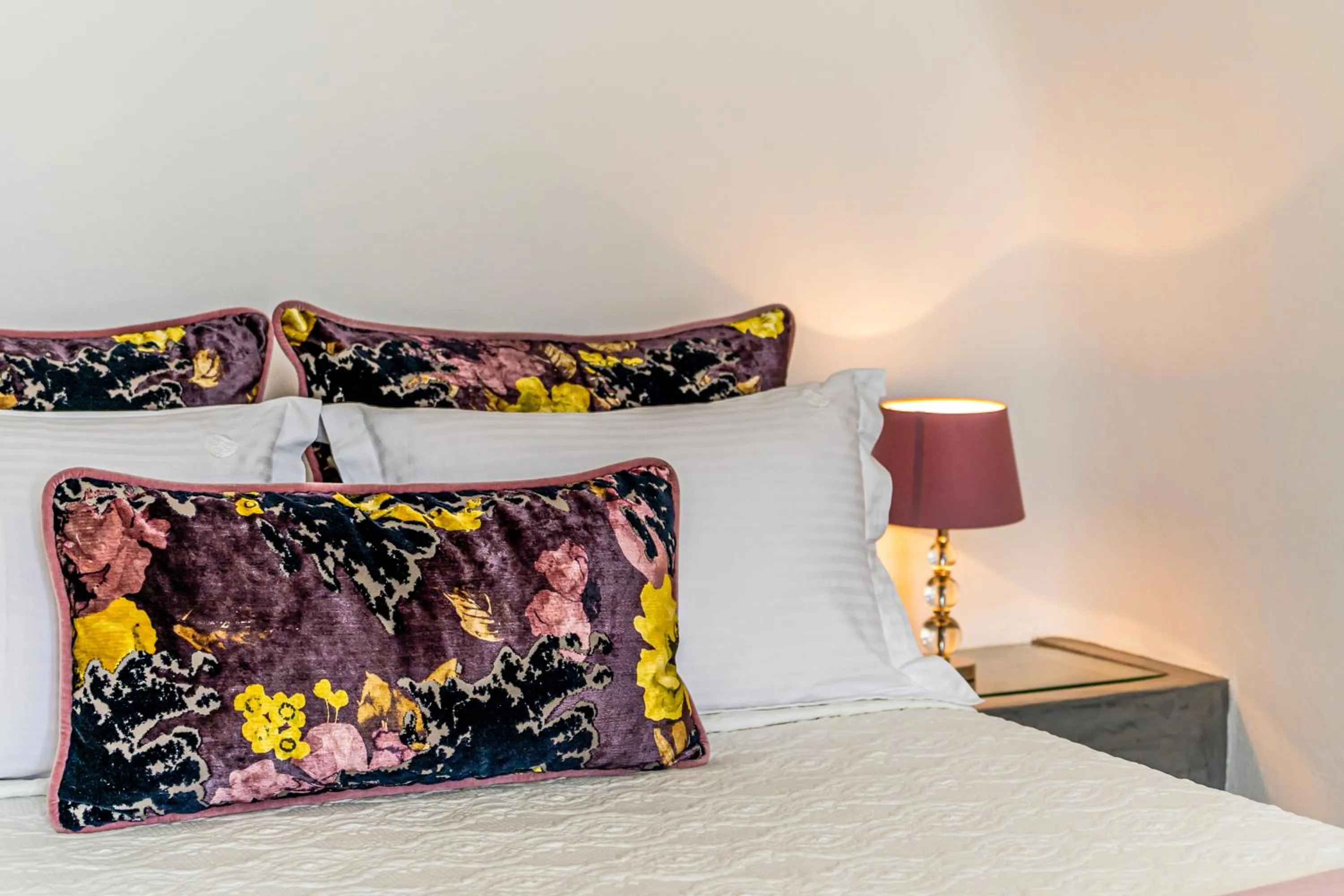 Bed in Ventus Paradiso Villa