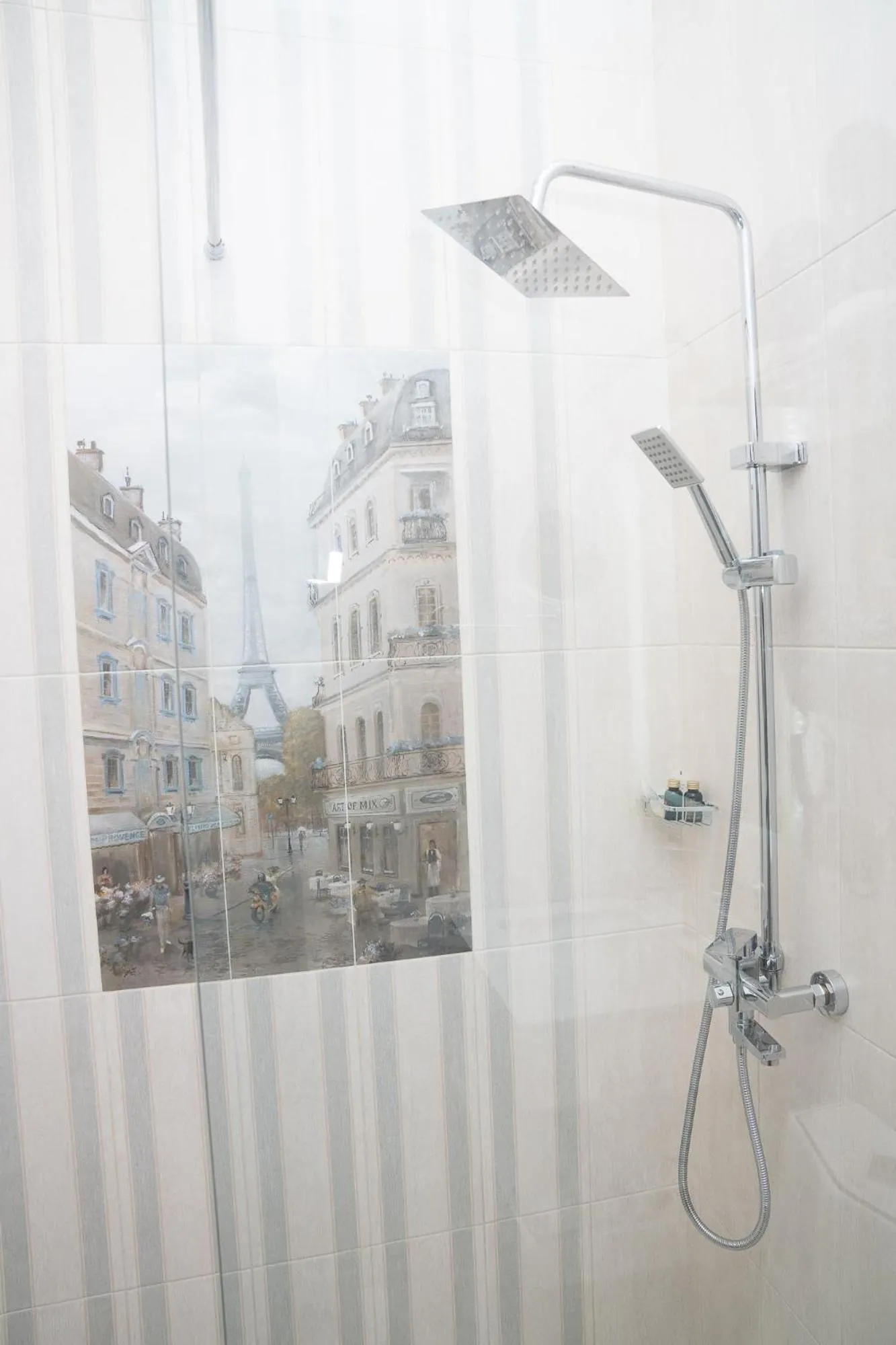 Shower in Prime Suites Hotel