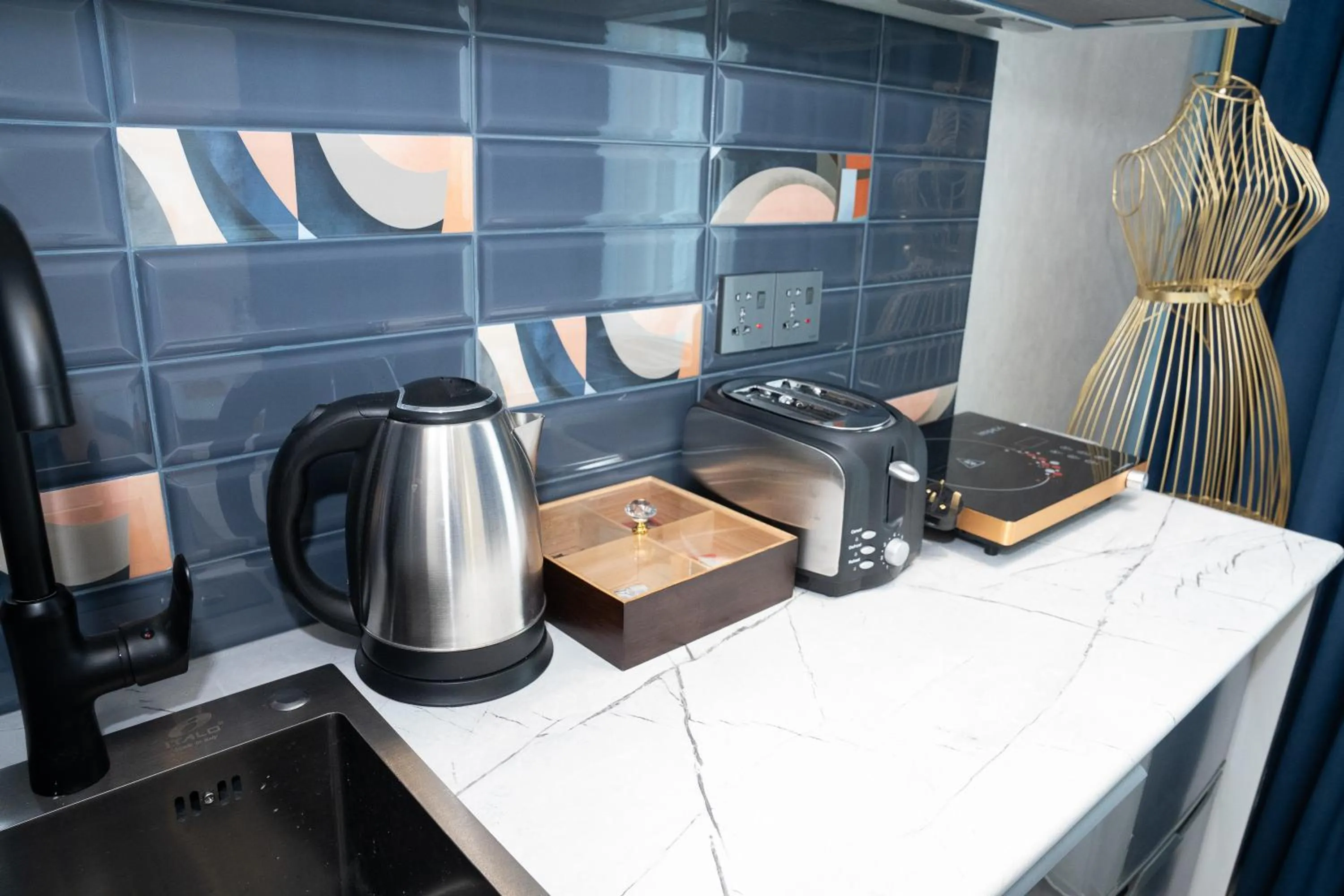 Coffee/tea facilities in Prime Suites Hotel