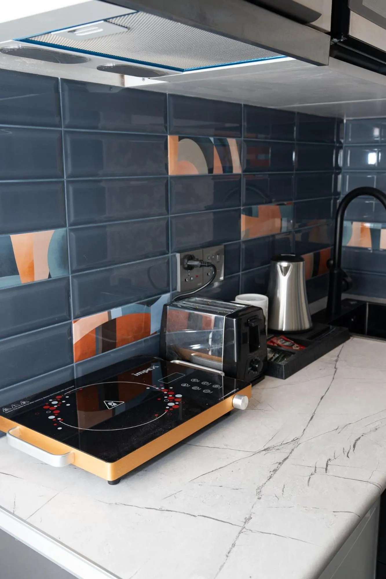 Coffee/tea facilities in Prime Suites Hotel