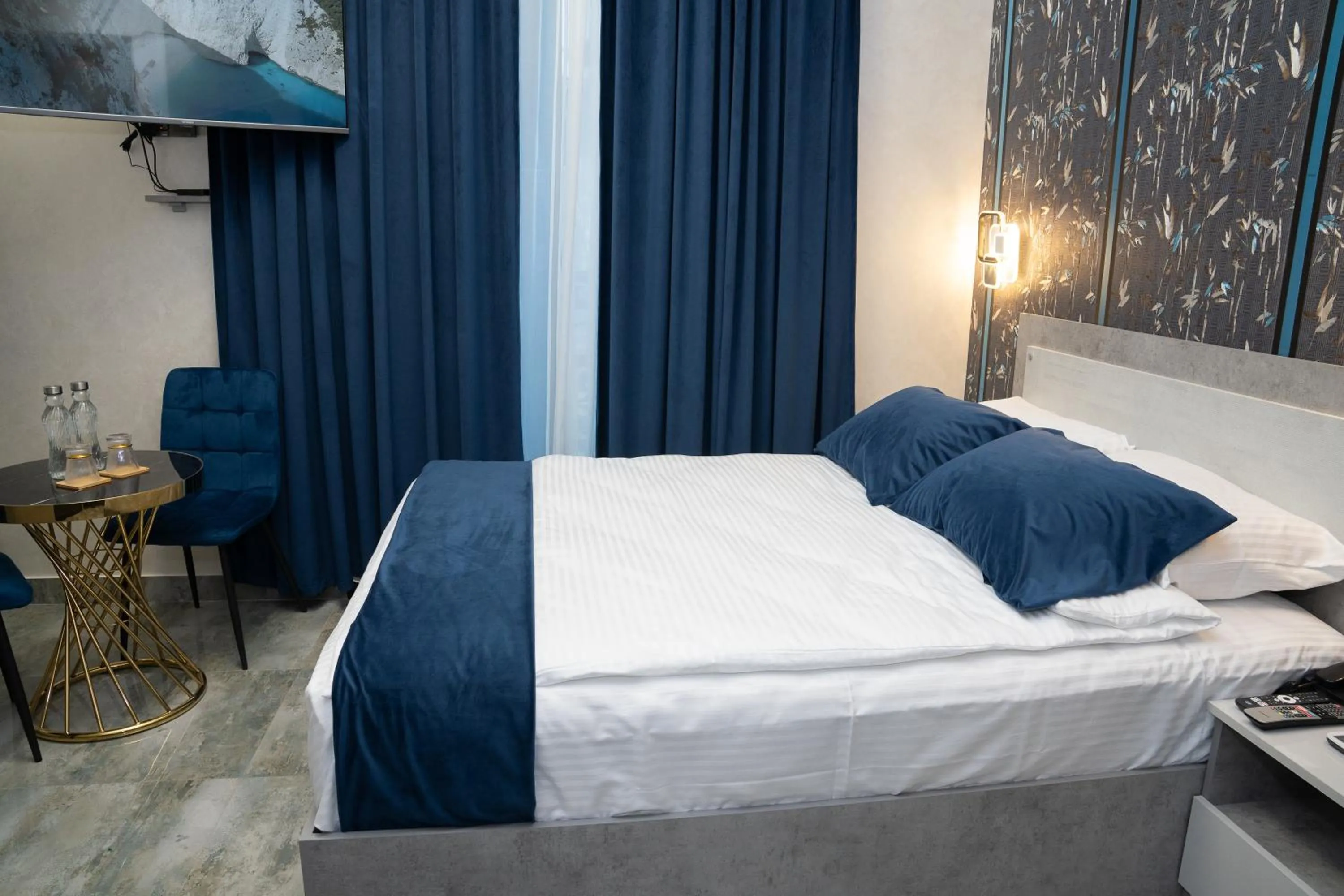 TV and multimedia, Bed in Prime Suites Hotel