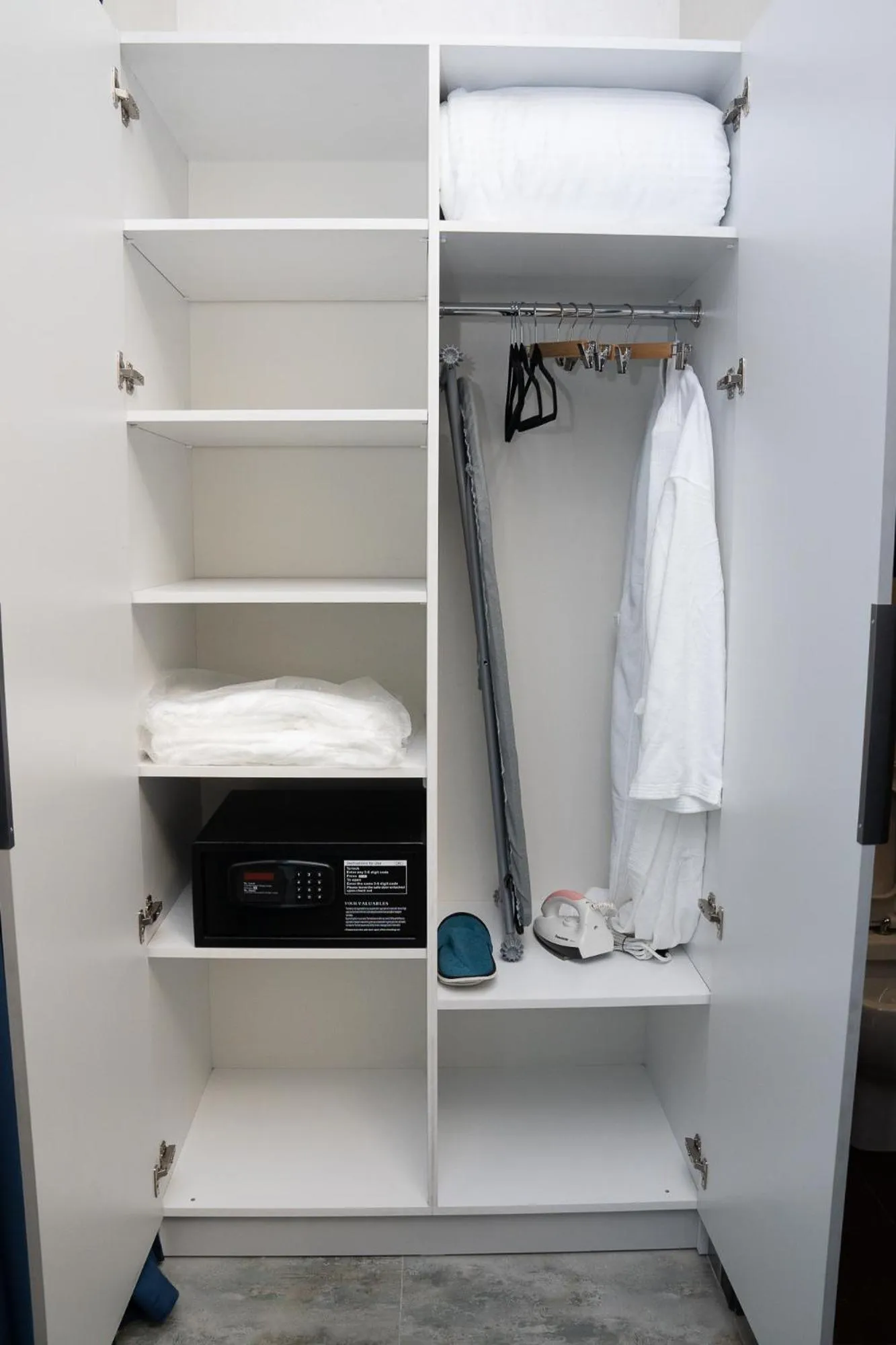 flat iron in Prime Suites Hotel