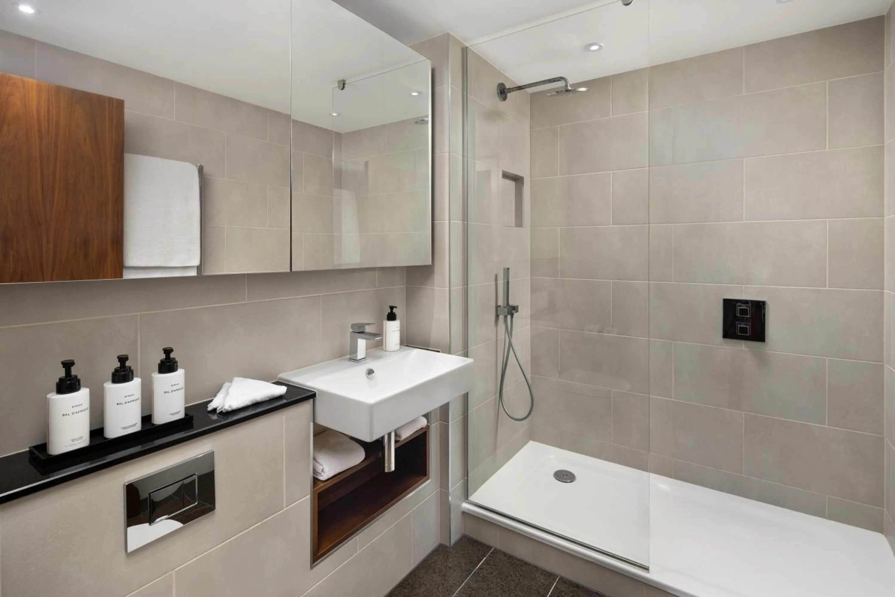 Shower in InterContinental London - The O2