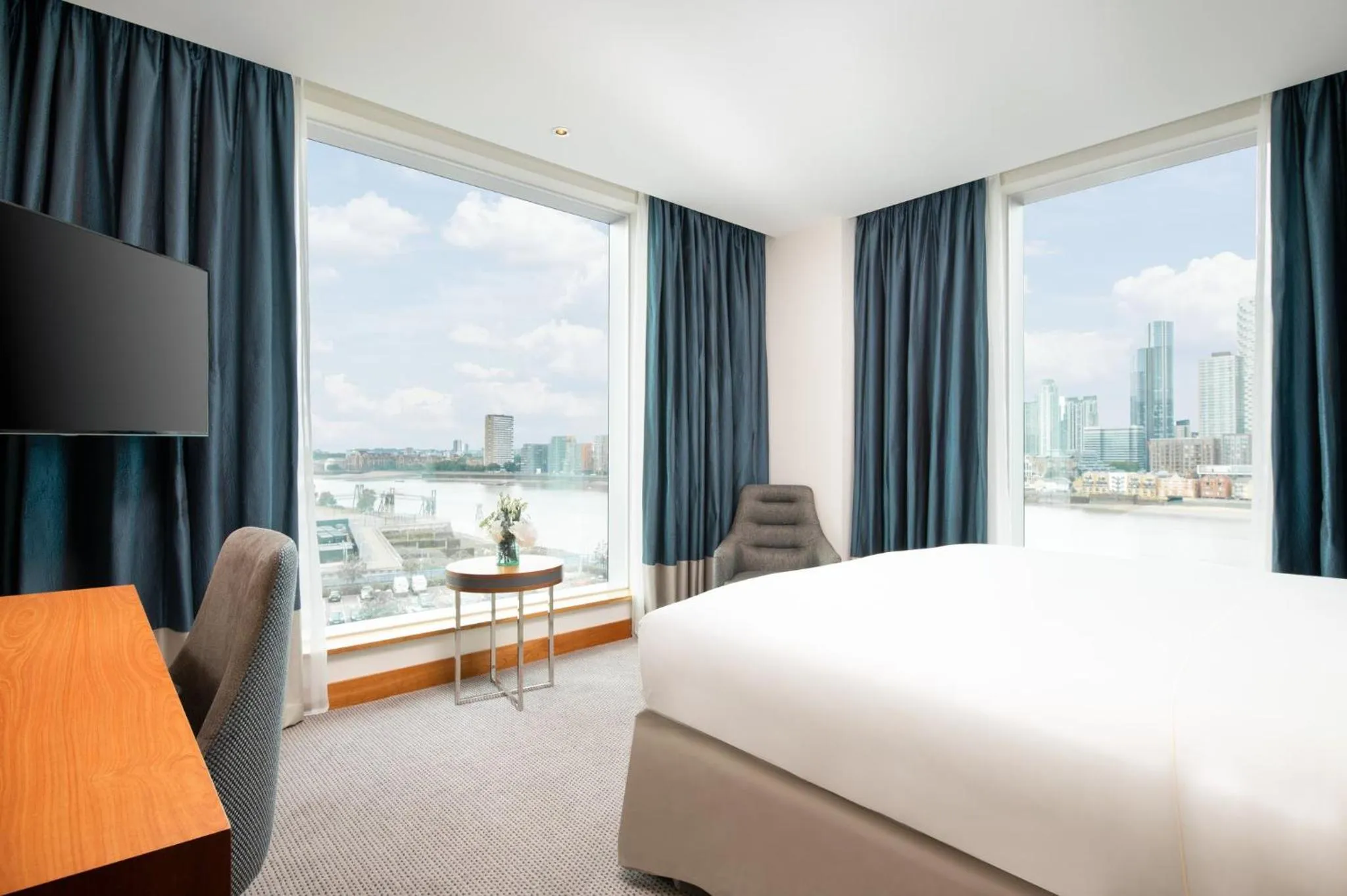 Photo of the whole room, Bed in InterContinental London - The O2