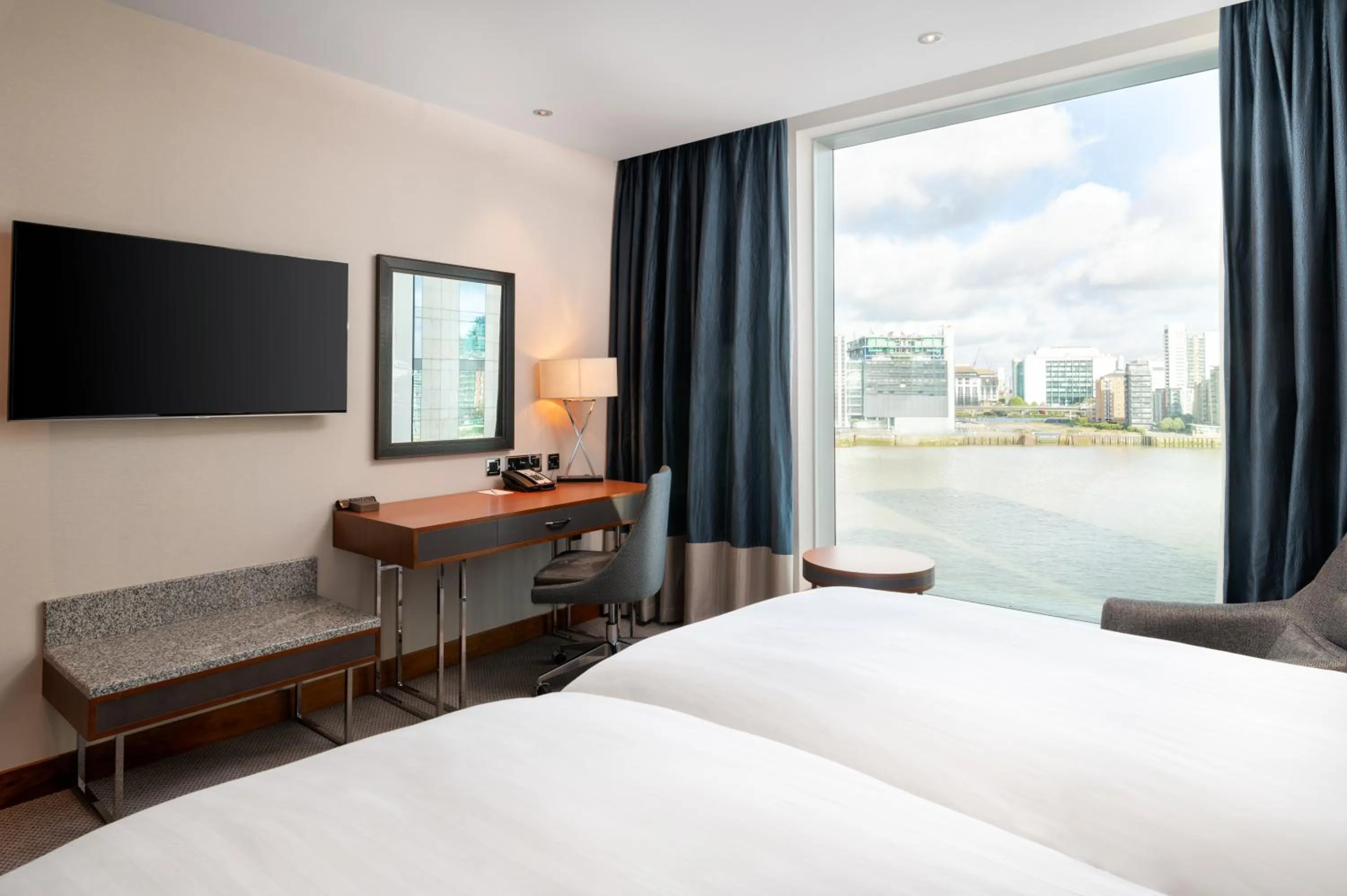 Photo of the whole room, Bed in InterContinental London - The O2