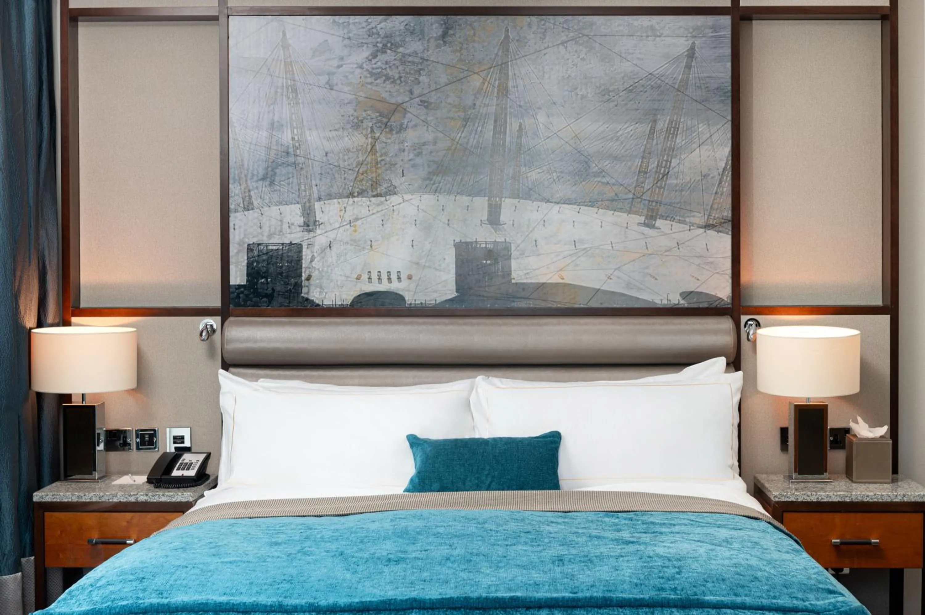 Photo of the whole room, Bed in InterContinental London - The O2