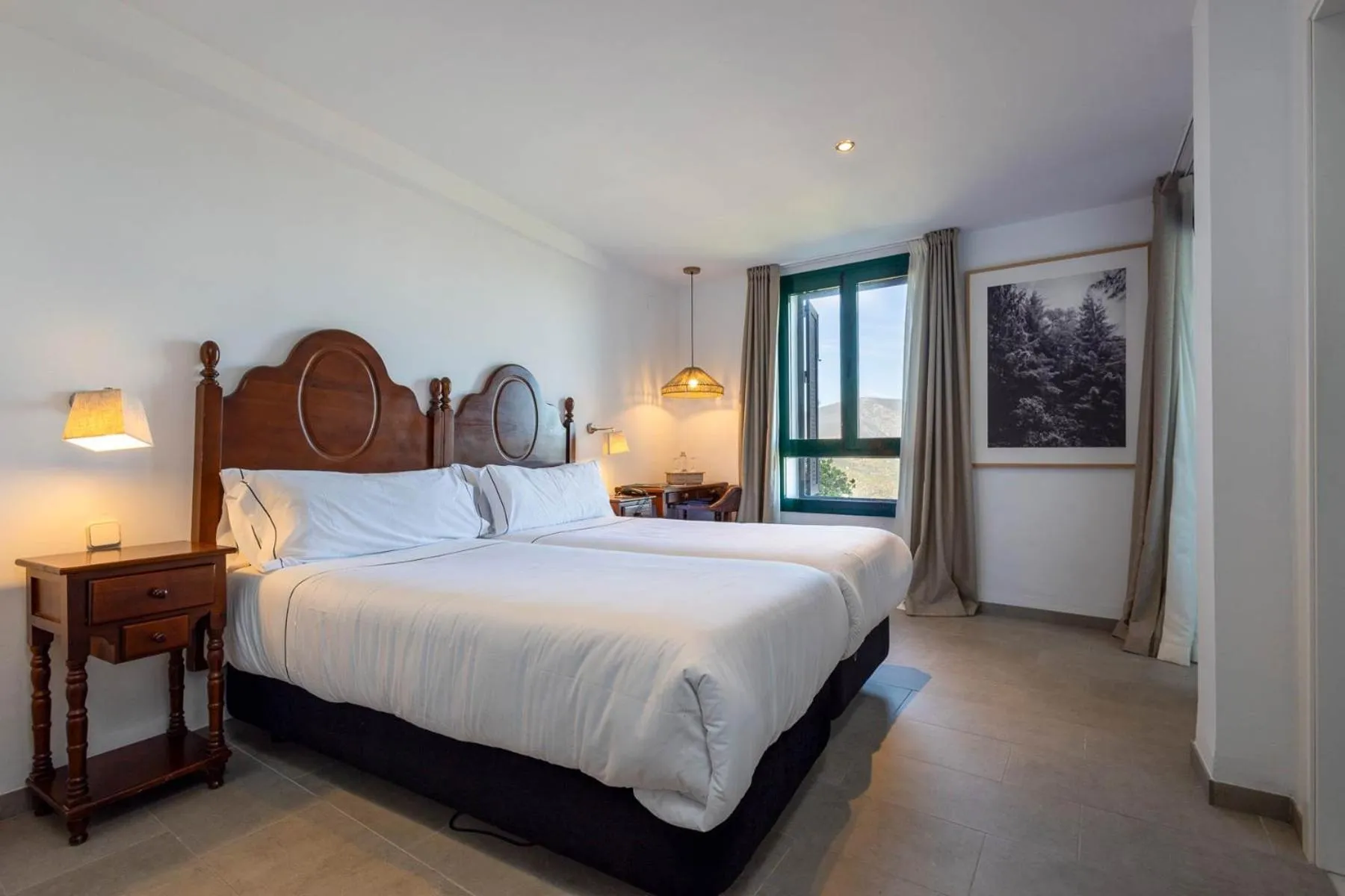 Property building, Bed in Hotel Tugasa Arco de la Villa