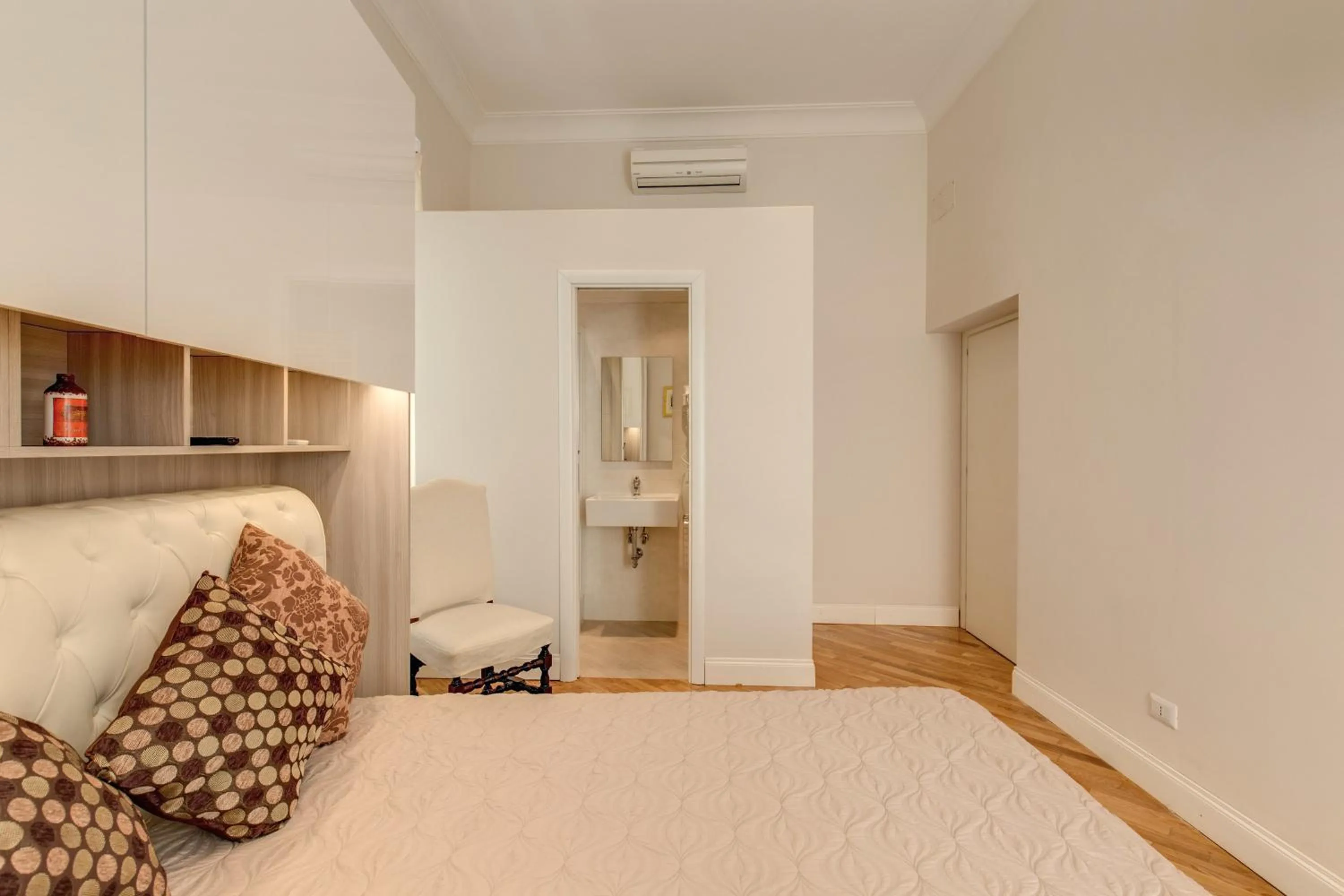 Photo of the whole room, Bed in Casa Claudia Giulio Cesare