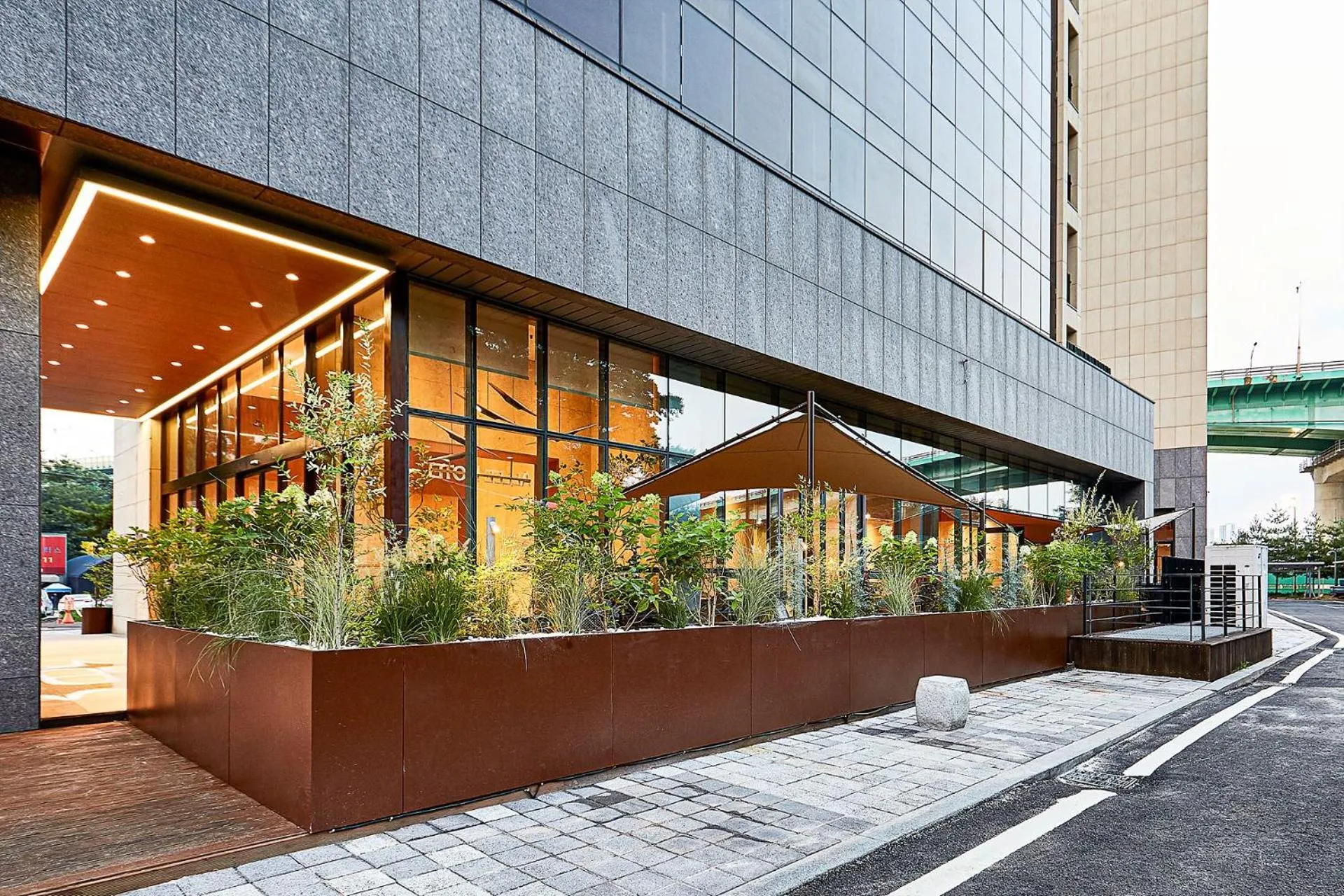 Restaurant/places to eat in Allee Hotel