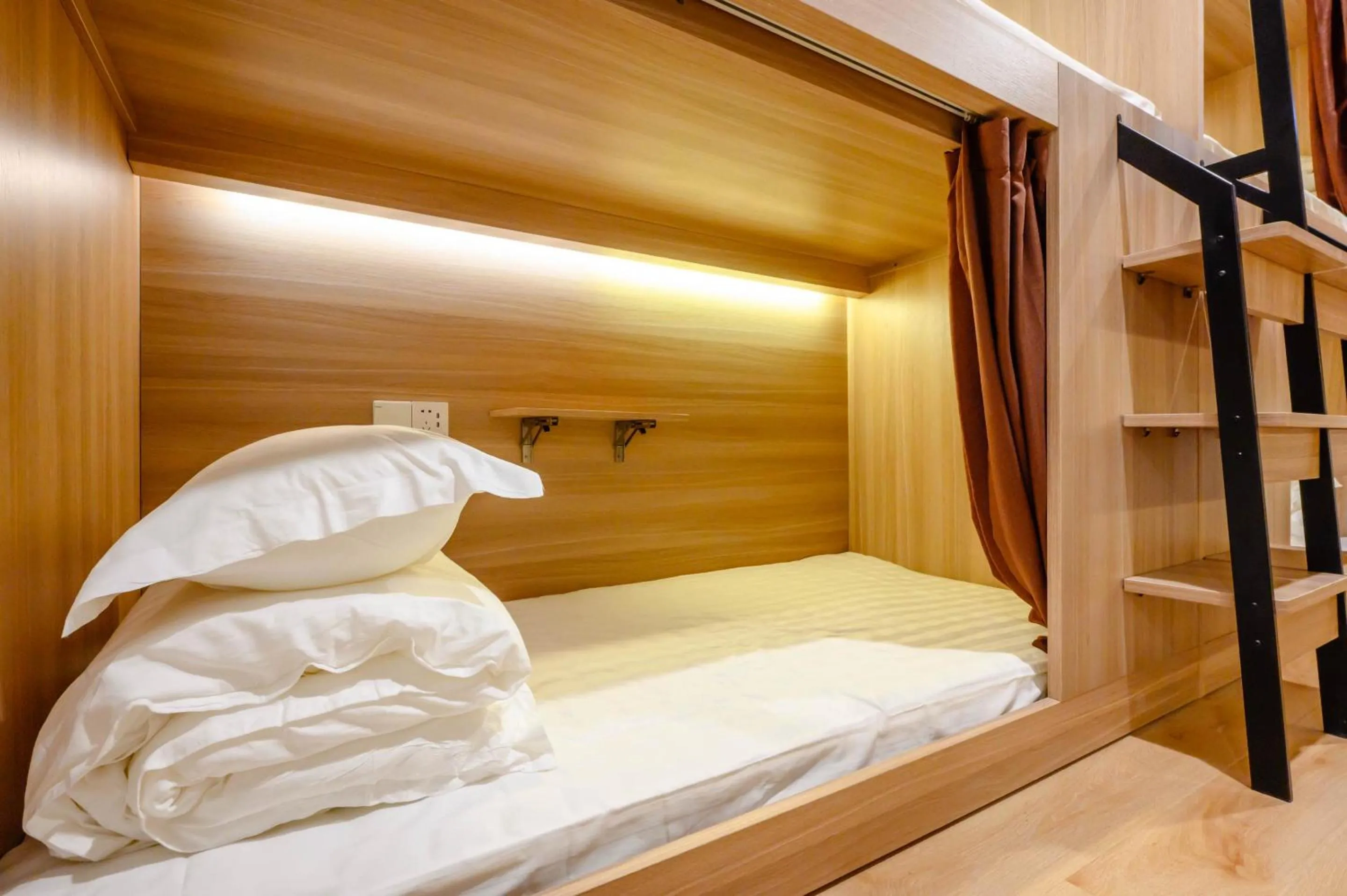 Bed in Wildebeest Youth Hostel