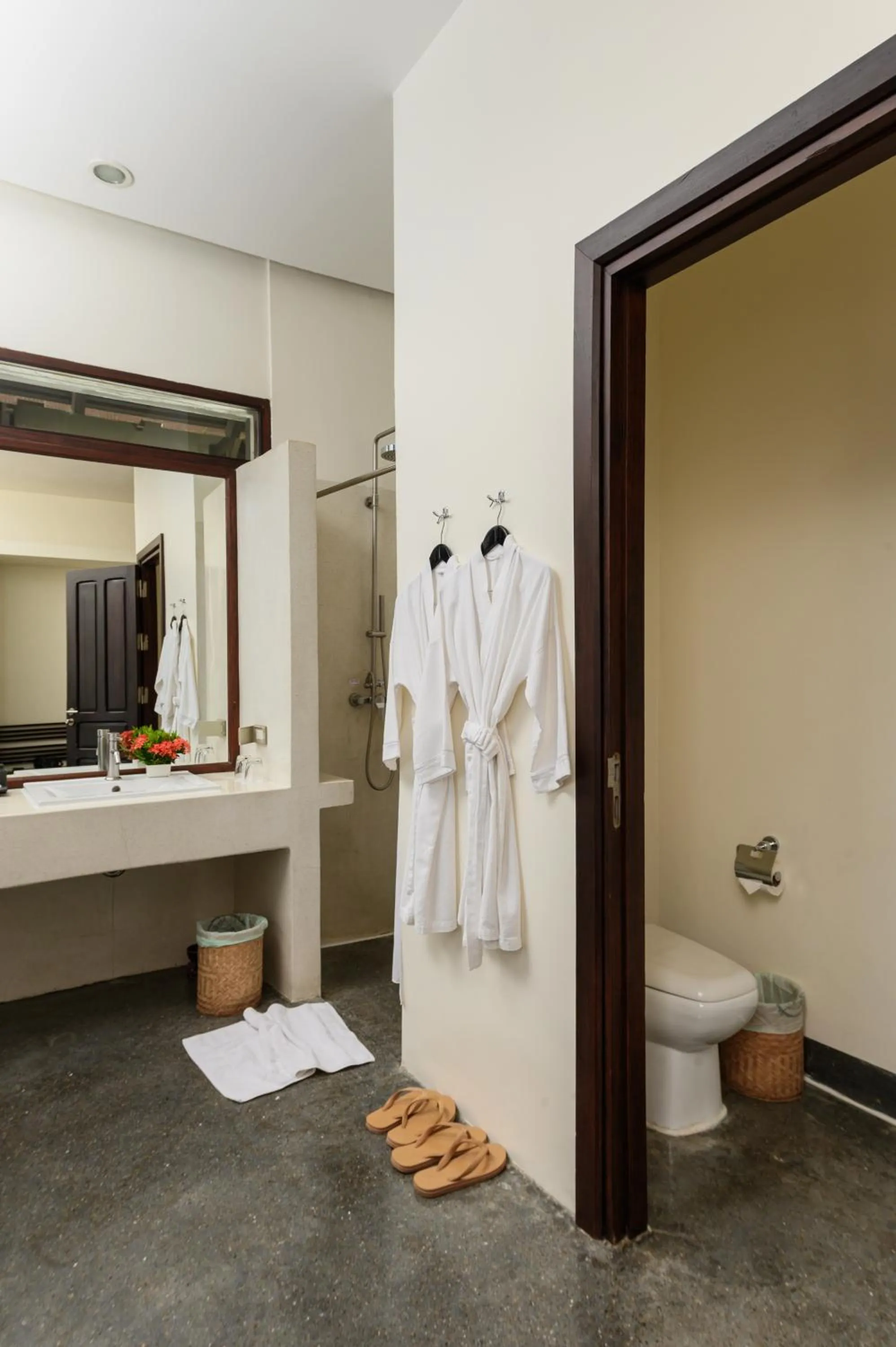 Shower in Luang Prabang View Hotel