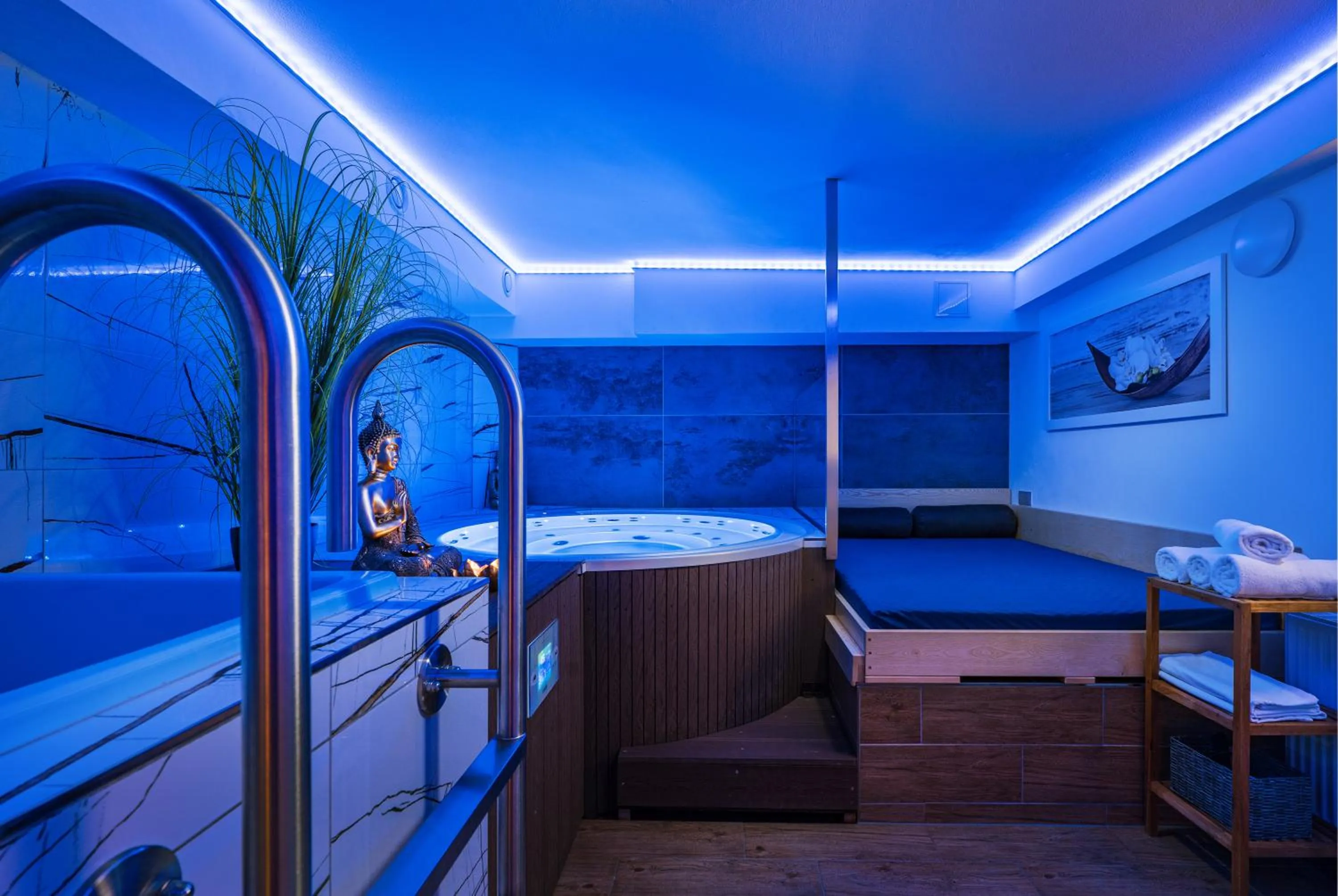 Hot Tub, Bed in Wellness penzion U GIGANTU