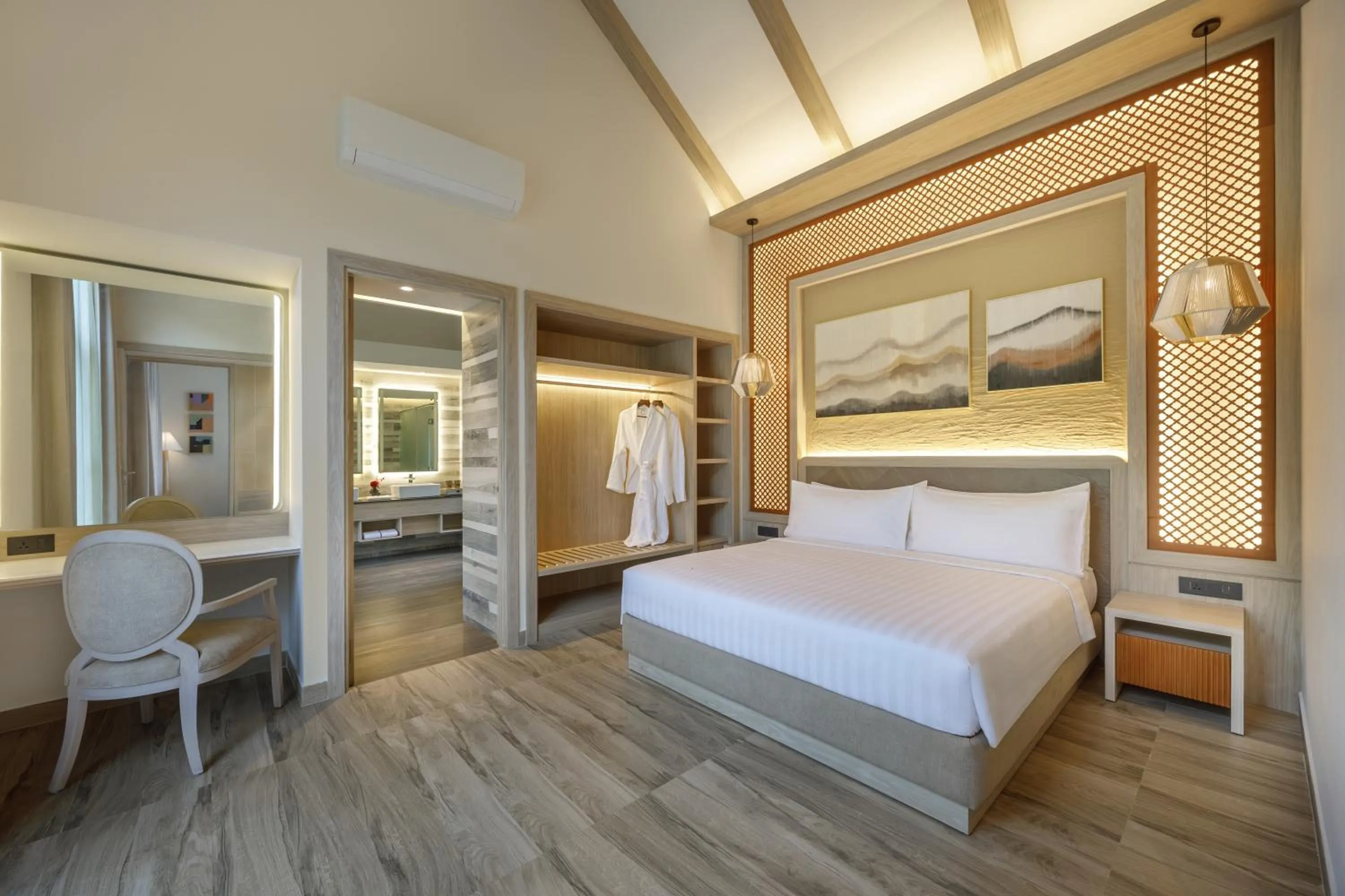 Bedroom, Bed in Himalayan Hideaway Resort Pokhara, The Centara Collection