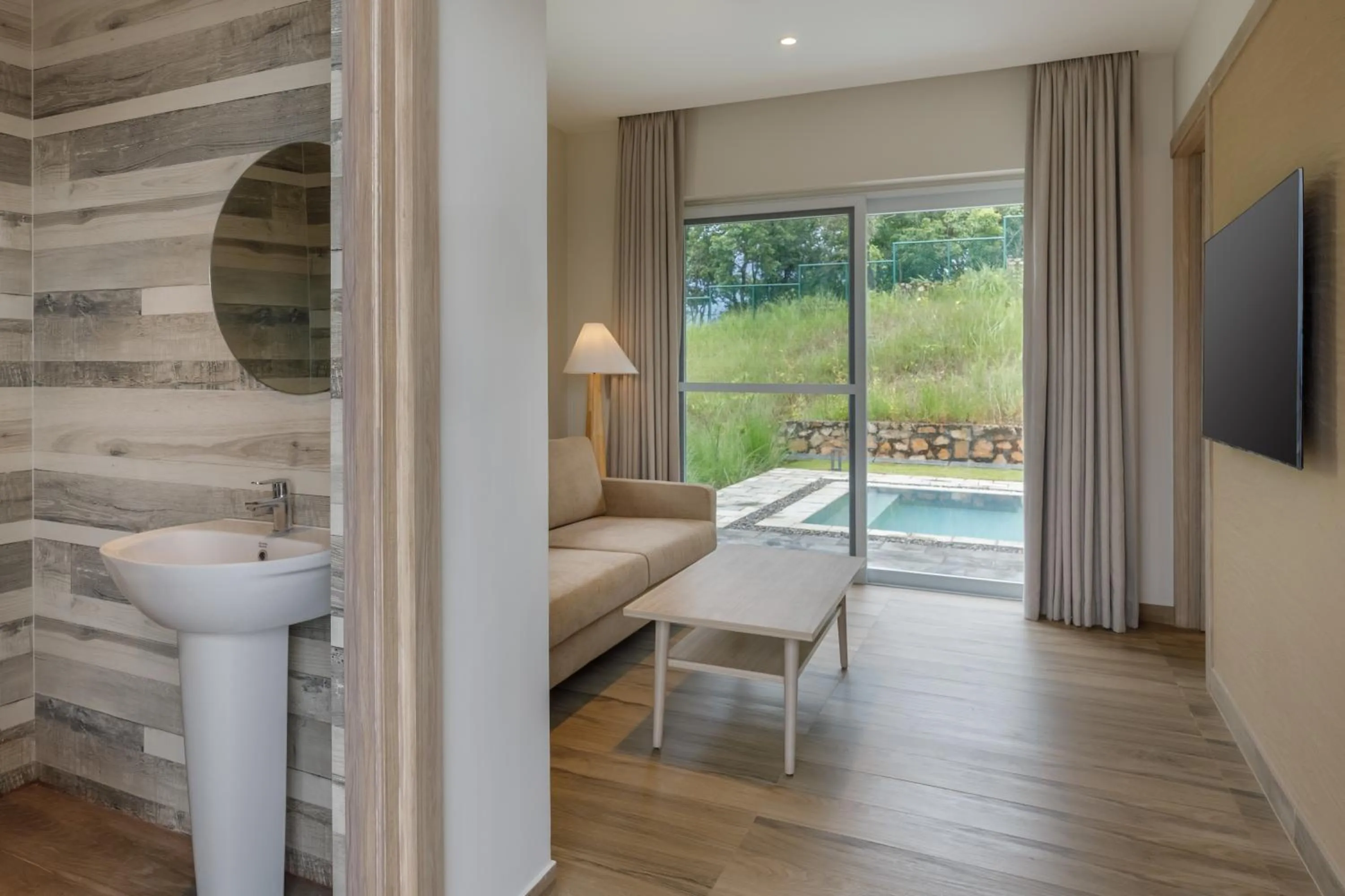 Bathroom in Himalayan Hideaway Resort Pokhara, The Centara Collection