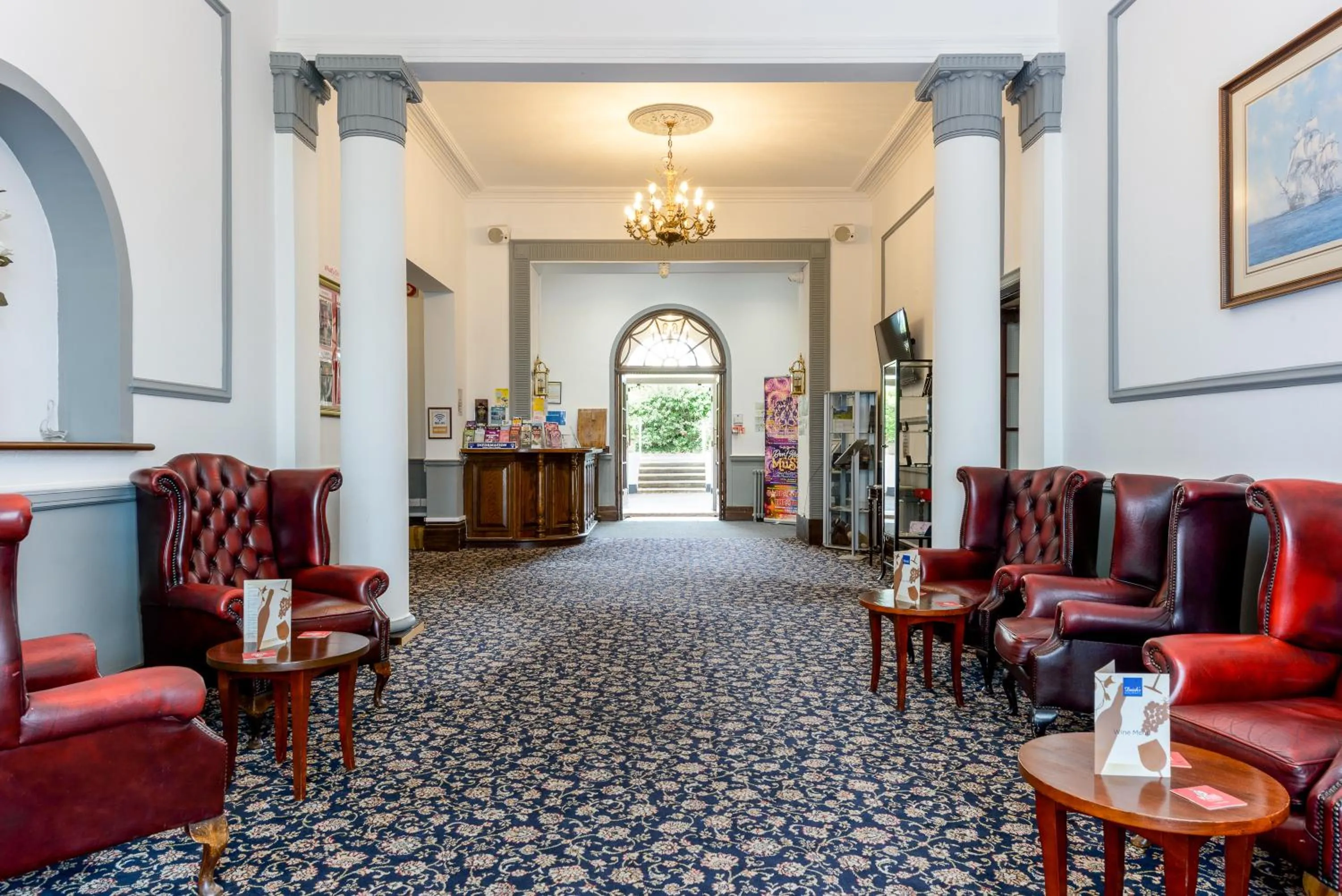 Lobby or reception in Abbey Lawn Hotel