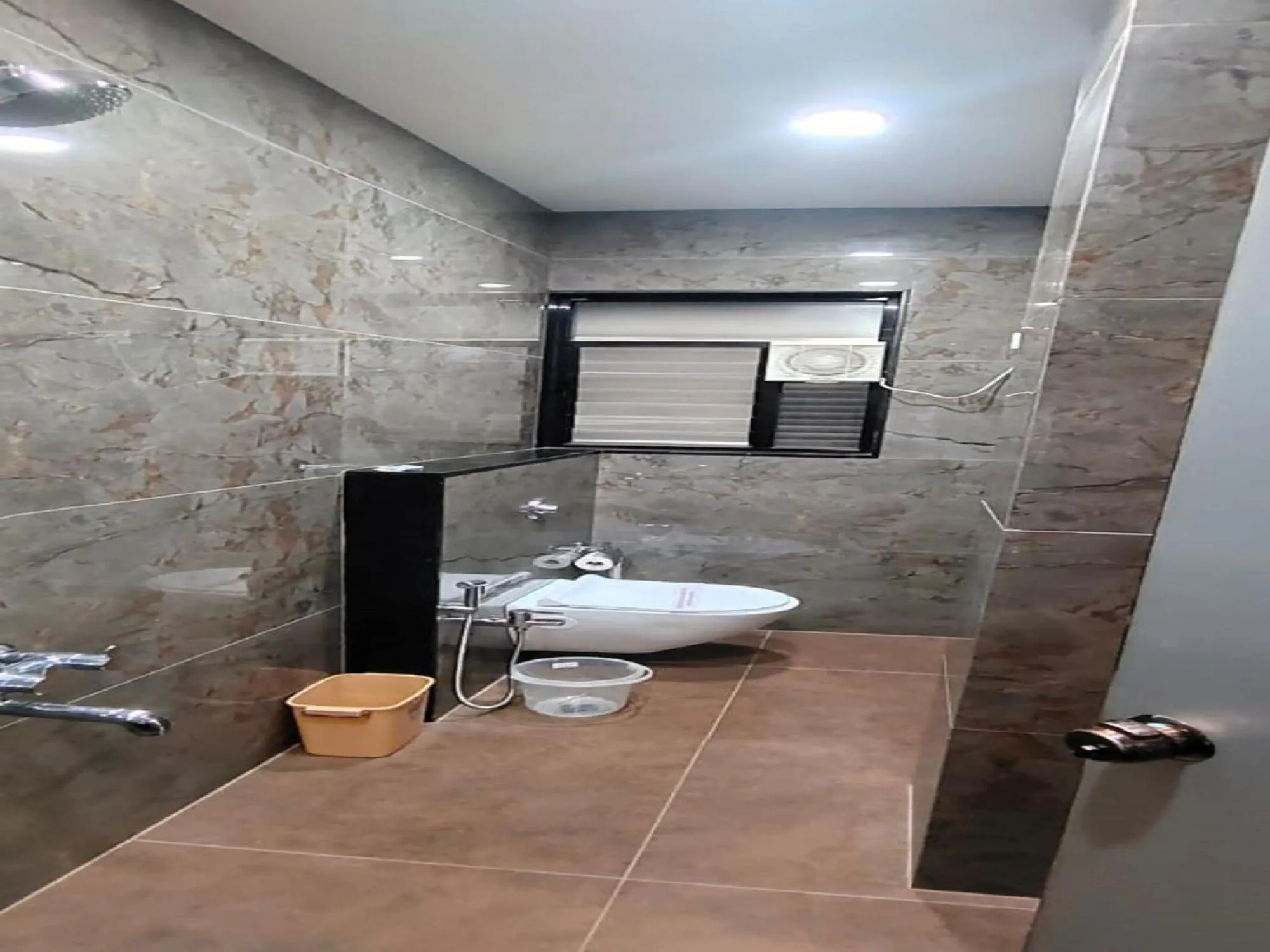 Shower in Hotel Raj Palace