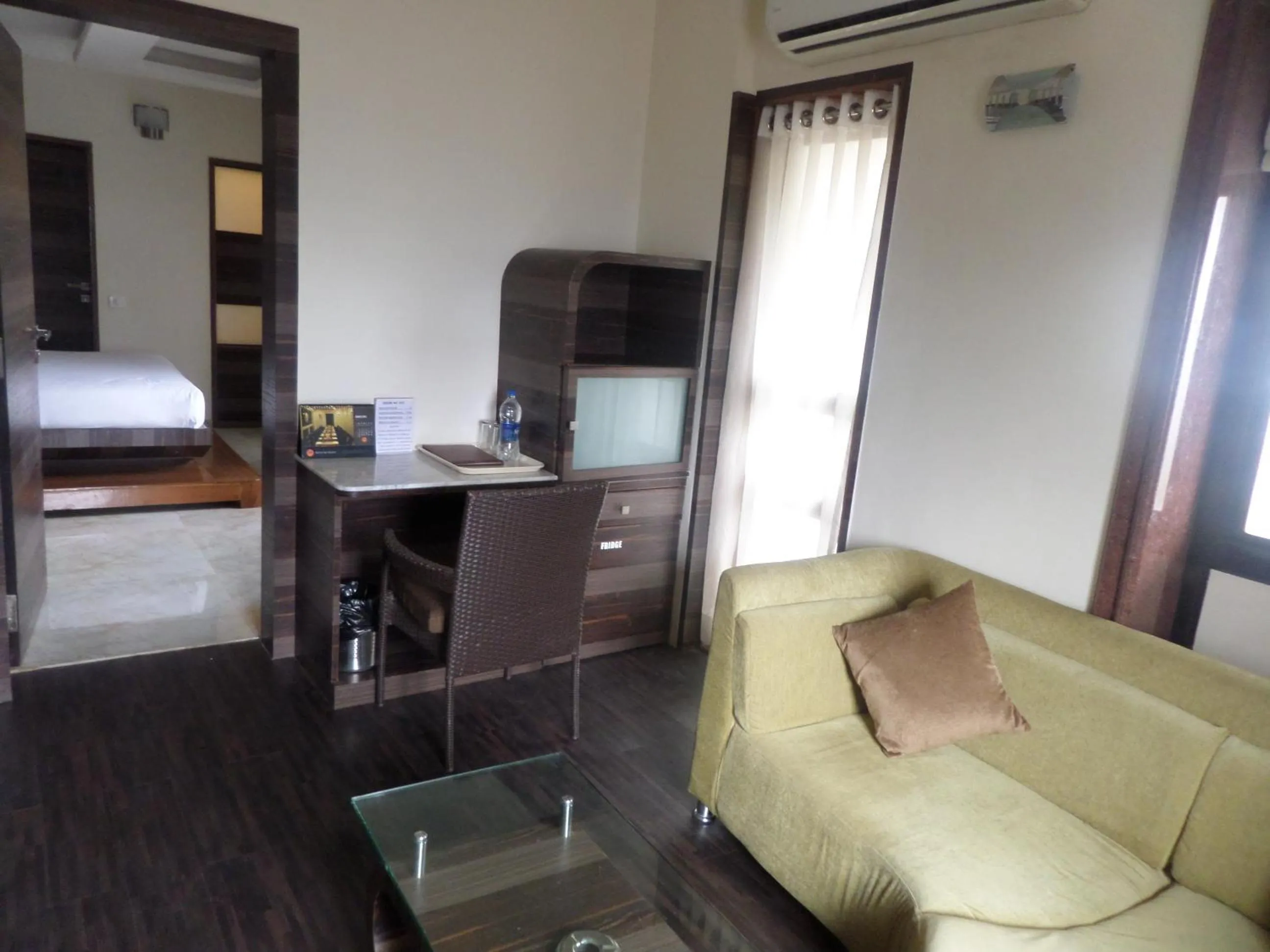 Photo of the whole room in Hotel Raj Palace