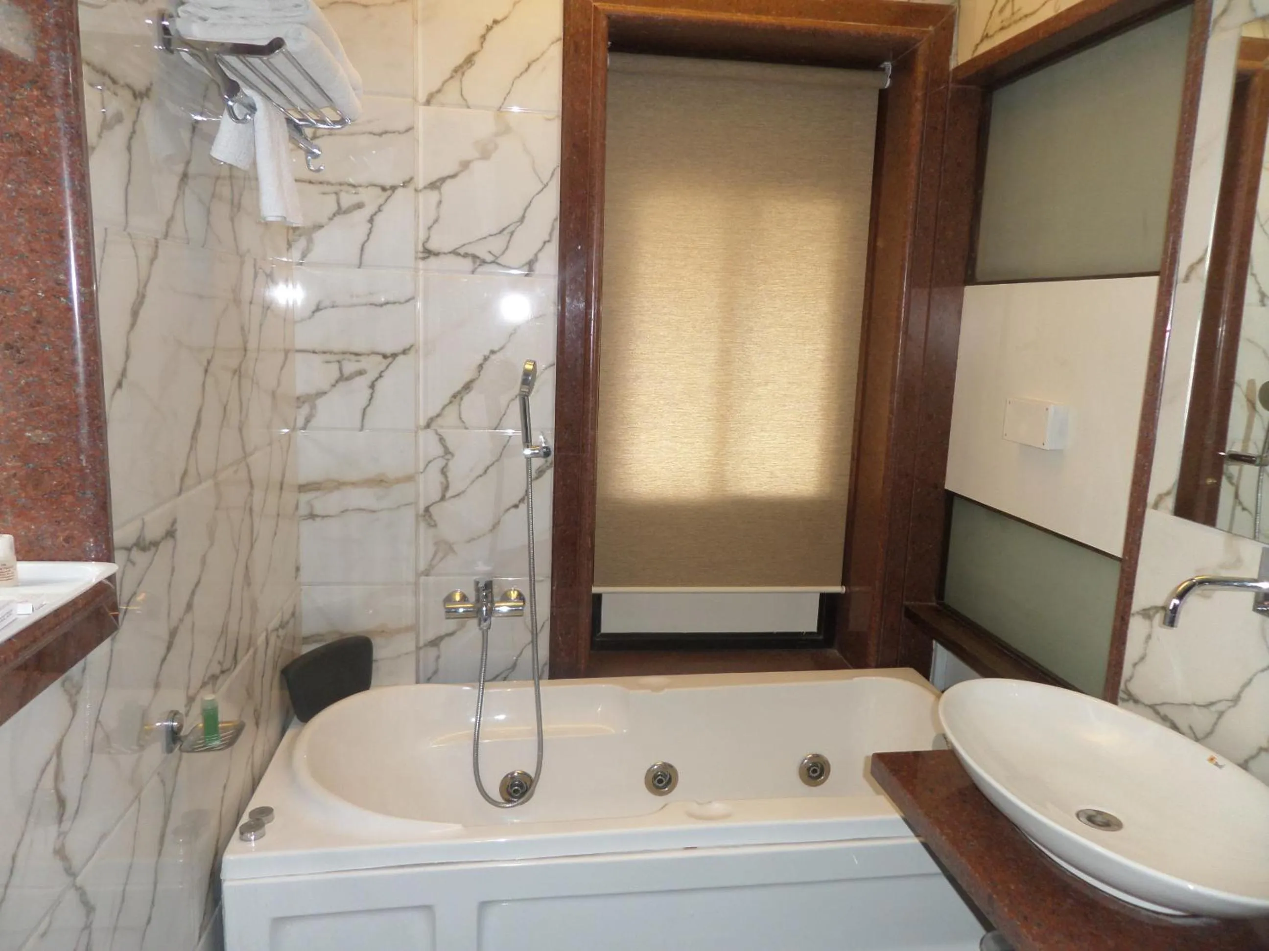 Bathroom in Hotel Raj Palace