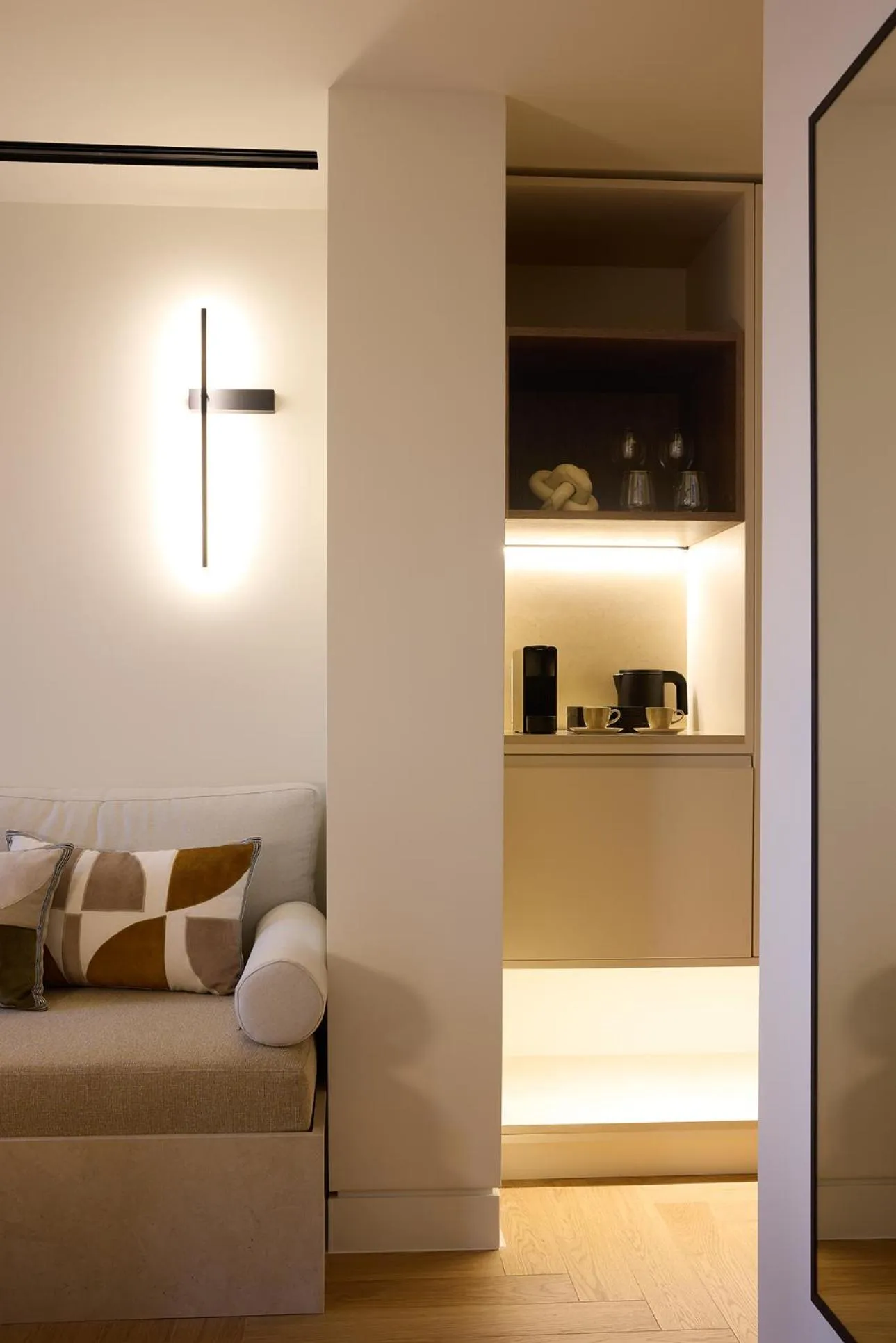 Bedroom in Bellen Athens Ηotel