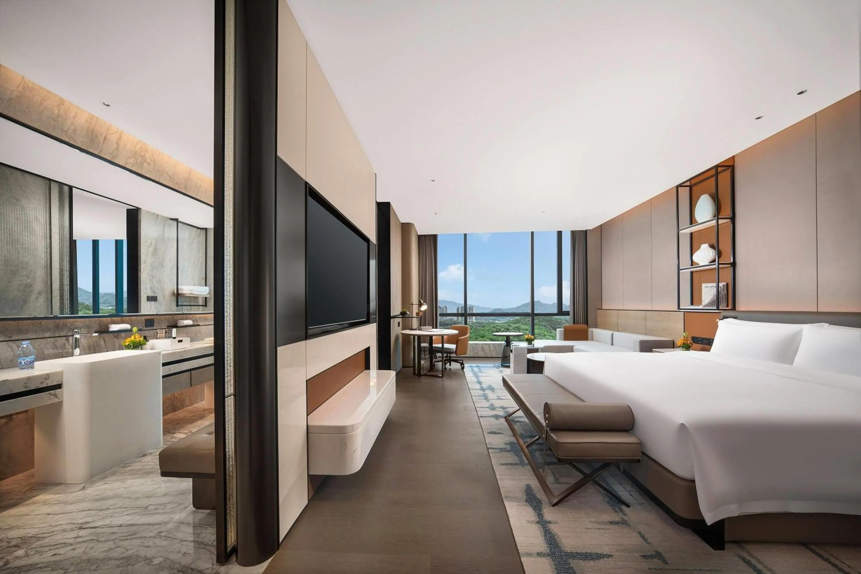 Photo of the whole room in Wyndham Grand Shenzhen Guangming