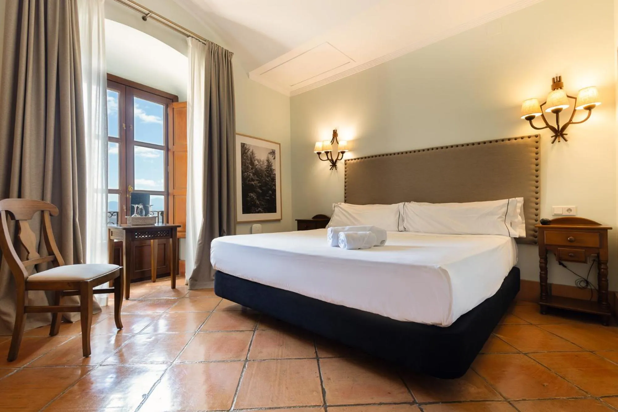 Photo of the whole room, Bed in Hotel Tugasa Castillo de Castellar