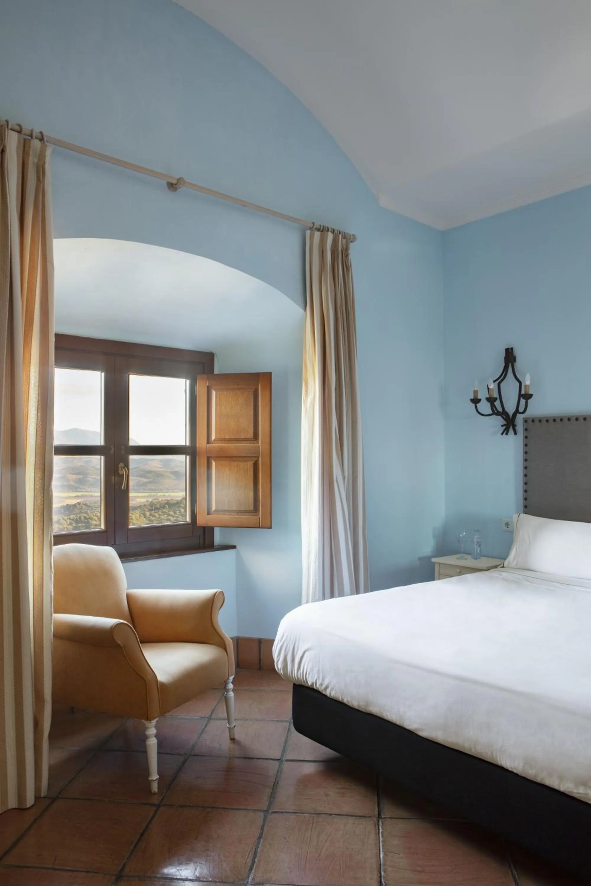 Photo of the whole room, Bed in Hotel Tugasa Castillo de Castellar