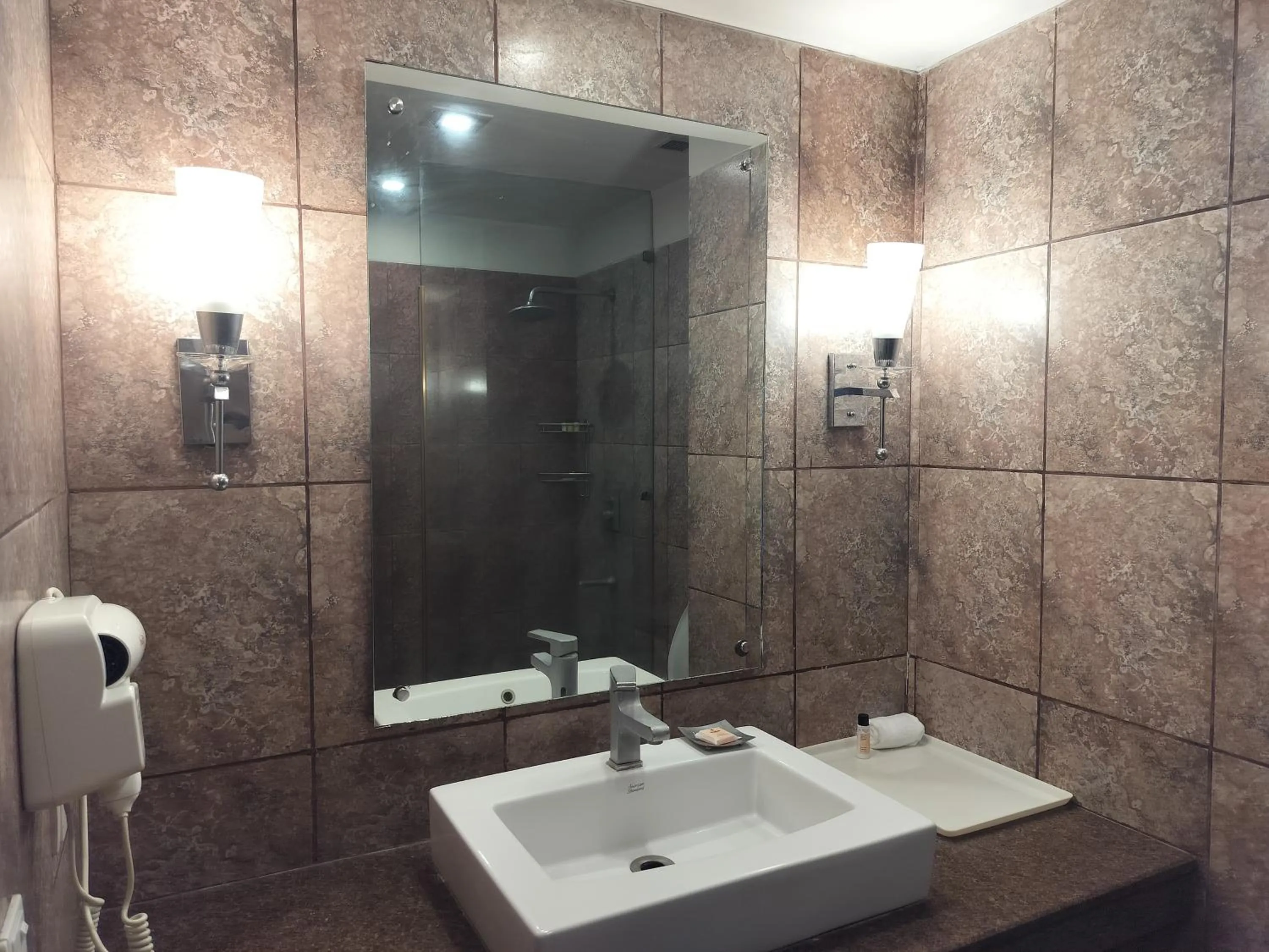 Bathroom in Stellar Resorts By Bel-La Monde, Rajokri, Near IGI Airport, Delhi
