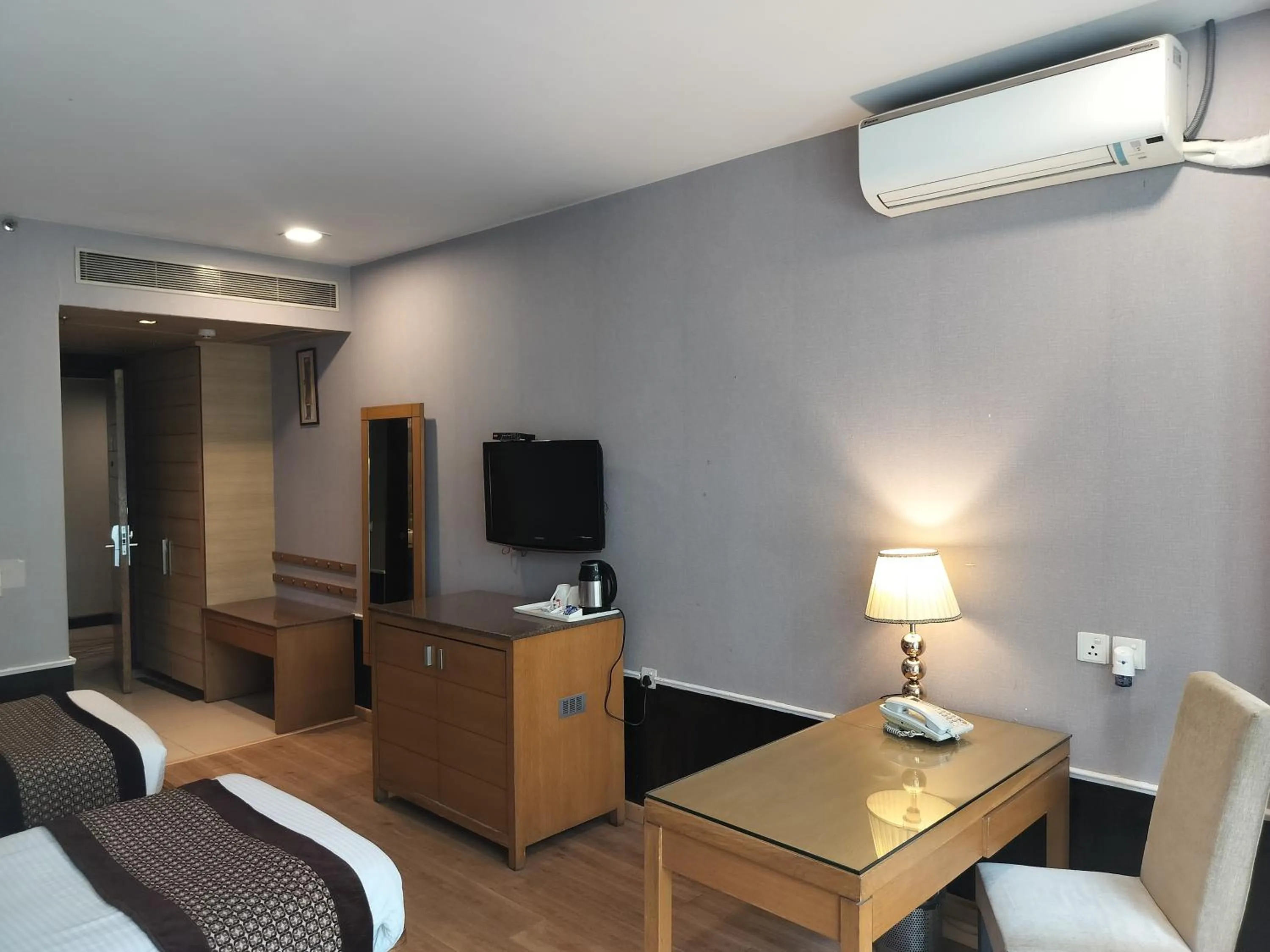 Bed in Stellar Resorts By Bel-La Monde, Rajokri, Near IGI Airport, Delhi