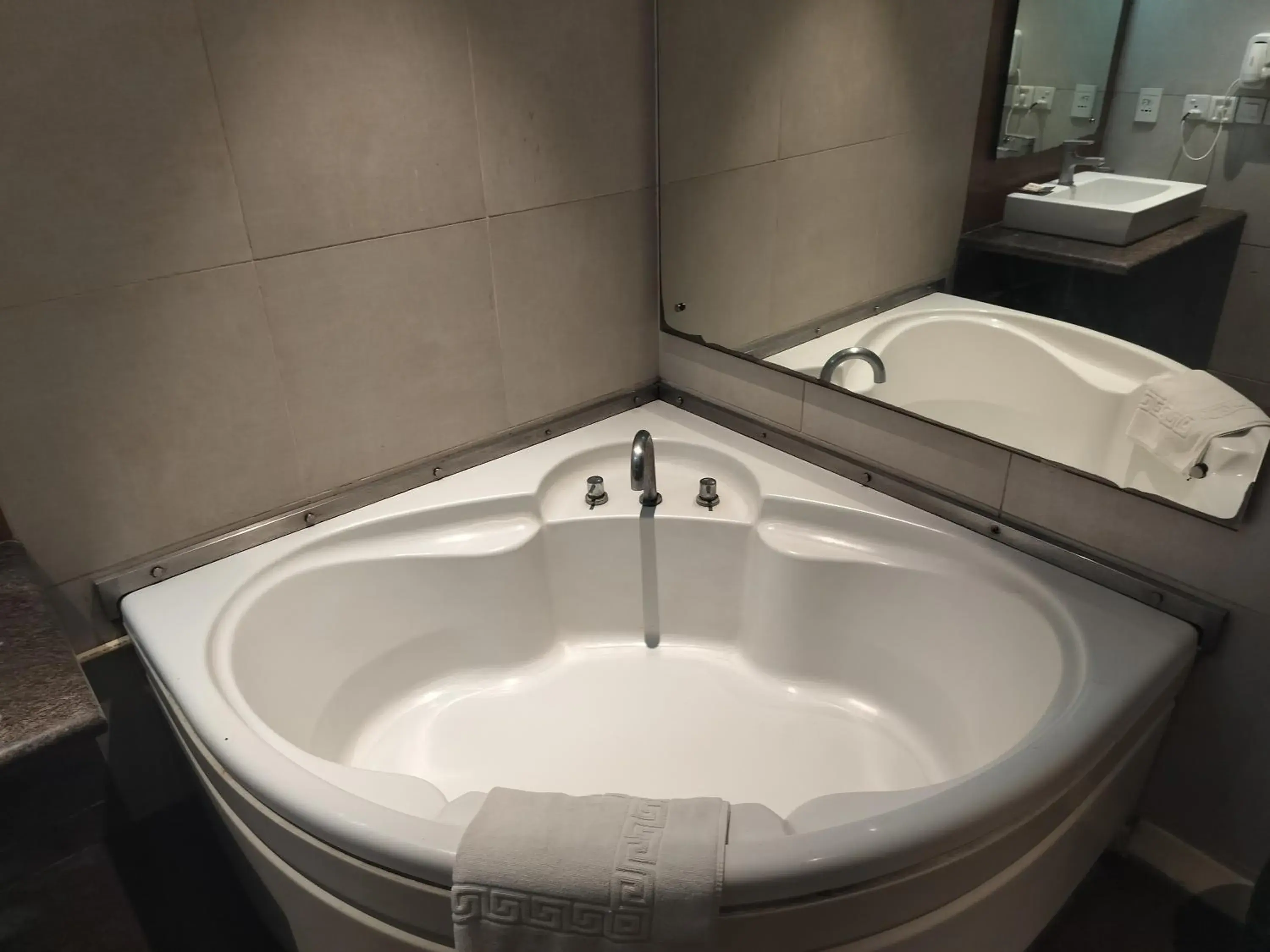 Deluxe Double Room with Bath in Stellar Resorts By Bel-La Monde, Rajokri, Near IGI Airport, Delhi Deluxe Double Room with Bath in Stellar Resorts By Bel-La Monde, Rajokri, Near IGI Airport, Delhi