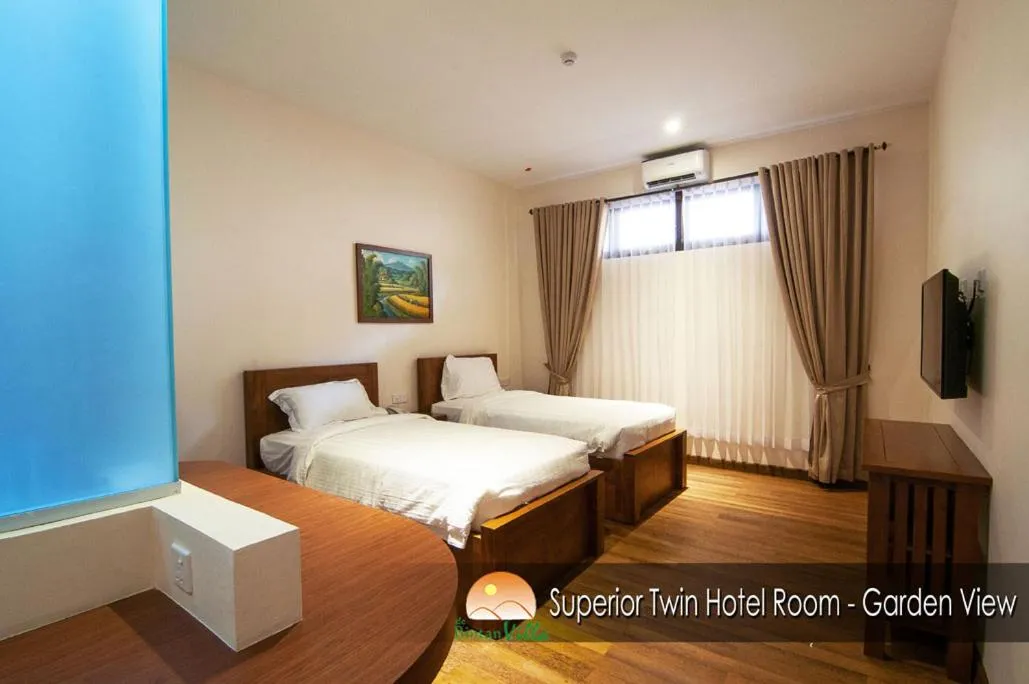 Property building, Bed in de Bintan Villa