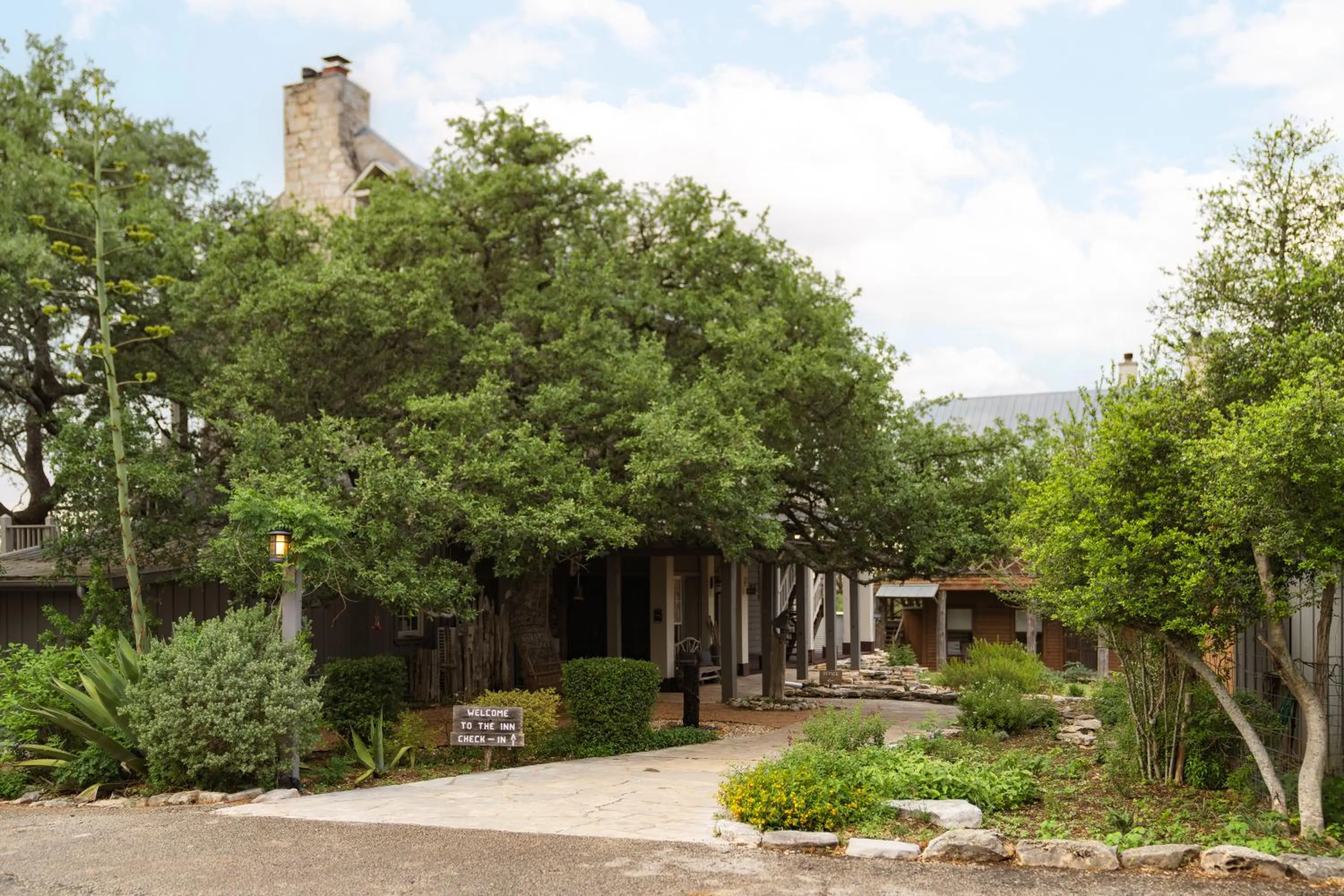 Spring in Sage Hill Inn & Spa