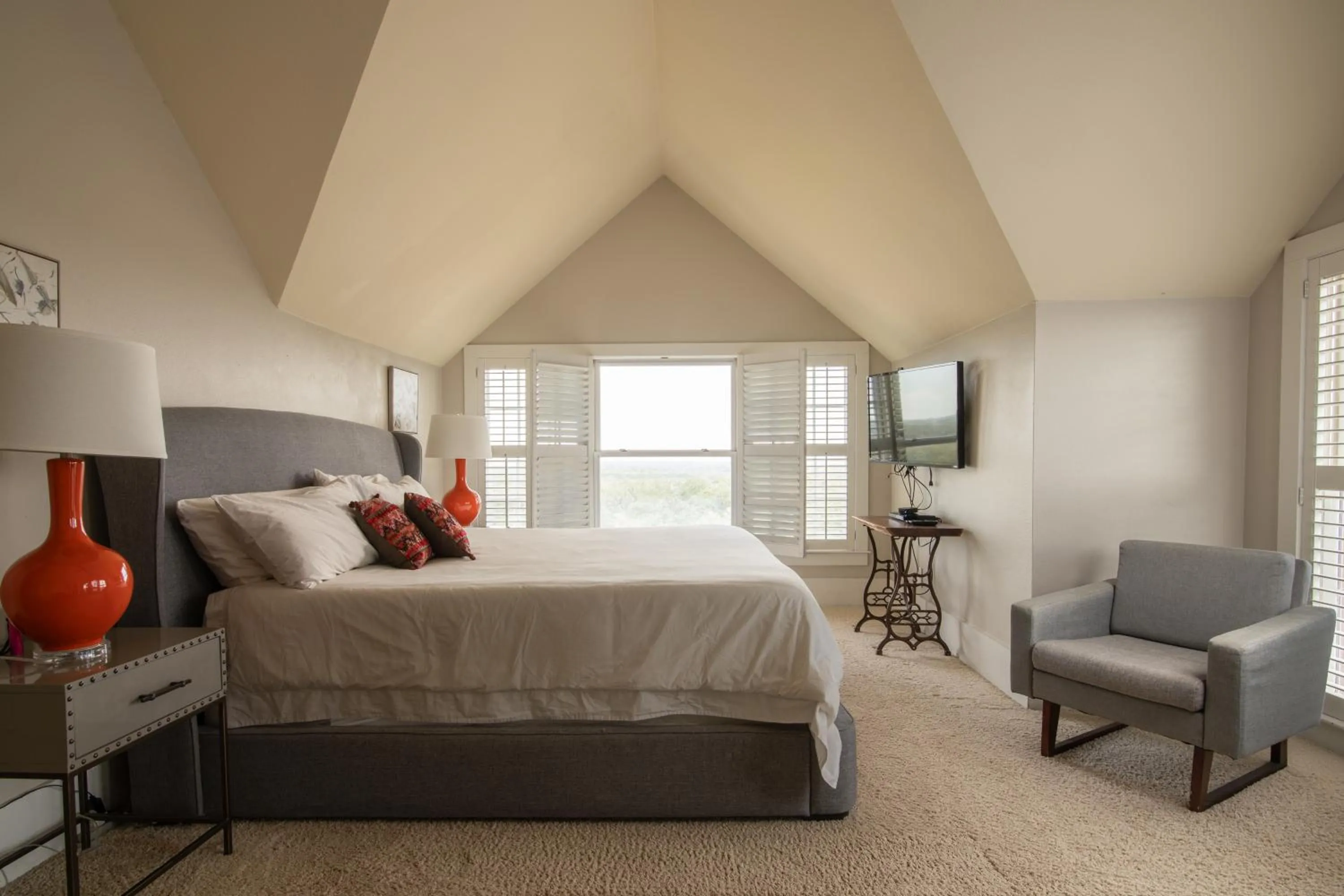 Bed in Sage Hill Inn & Spa