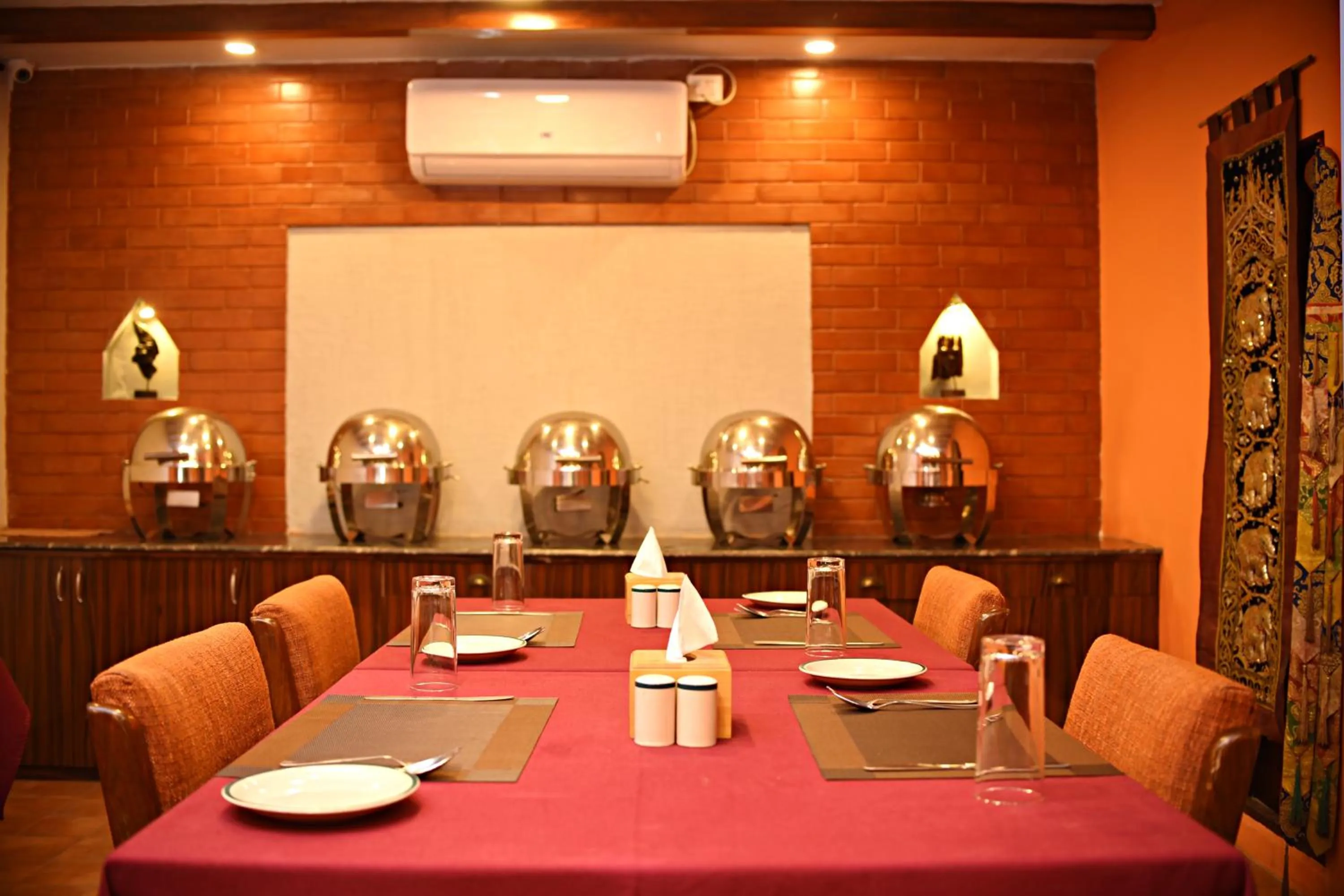 Restaurant/places to eat in Sacred Boutique Hotel