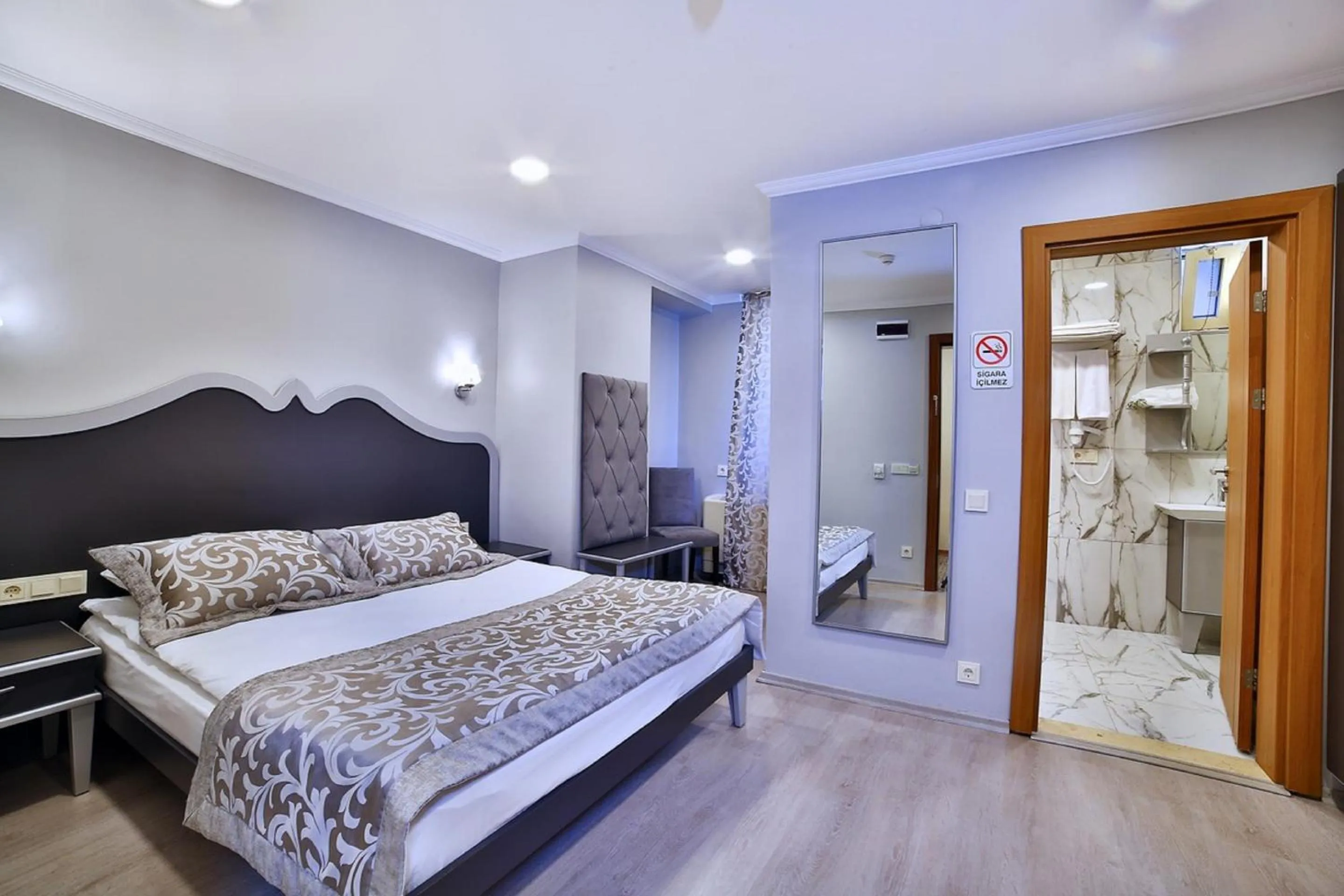 Photo of the whole room, Bed in Ebrus'un Konagi