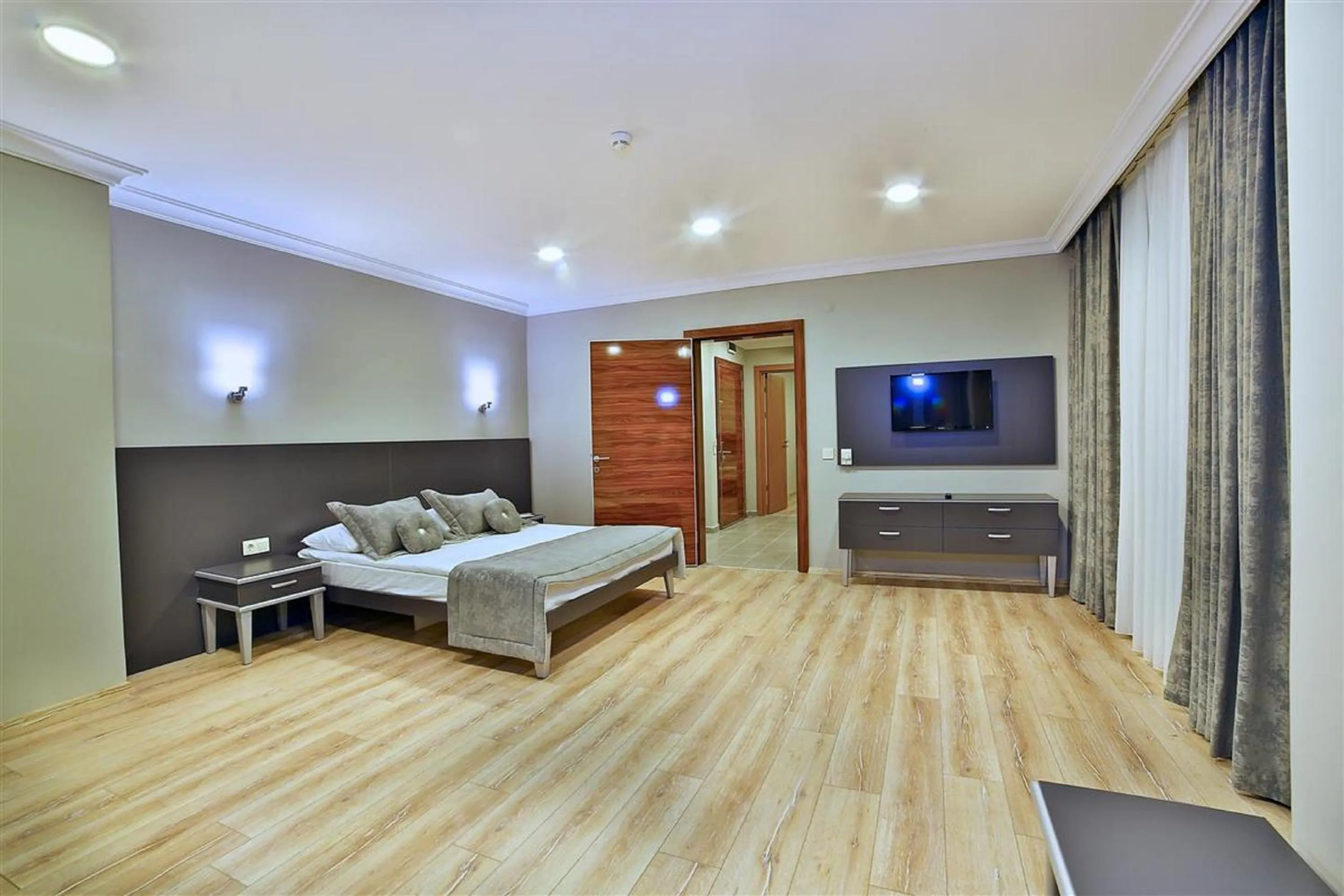 Photo of the whole room, Bed in Ebrus'un Konagi