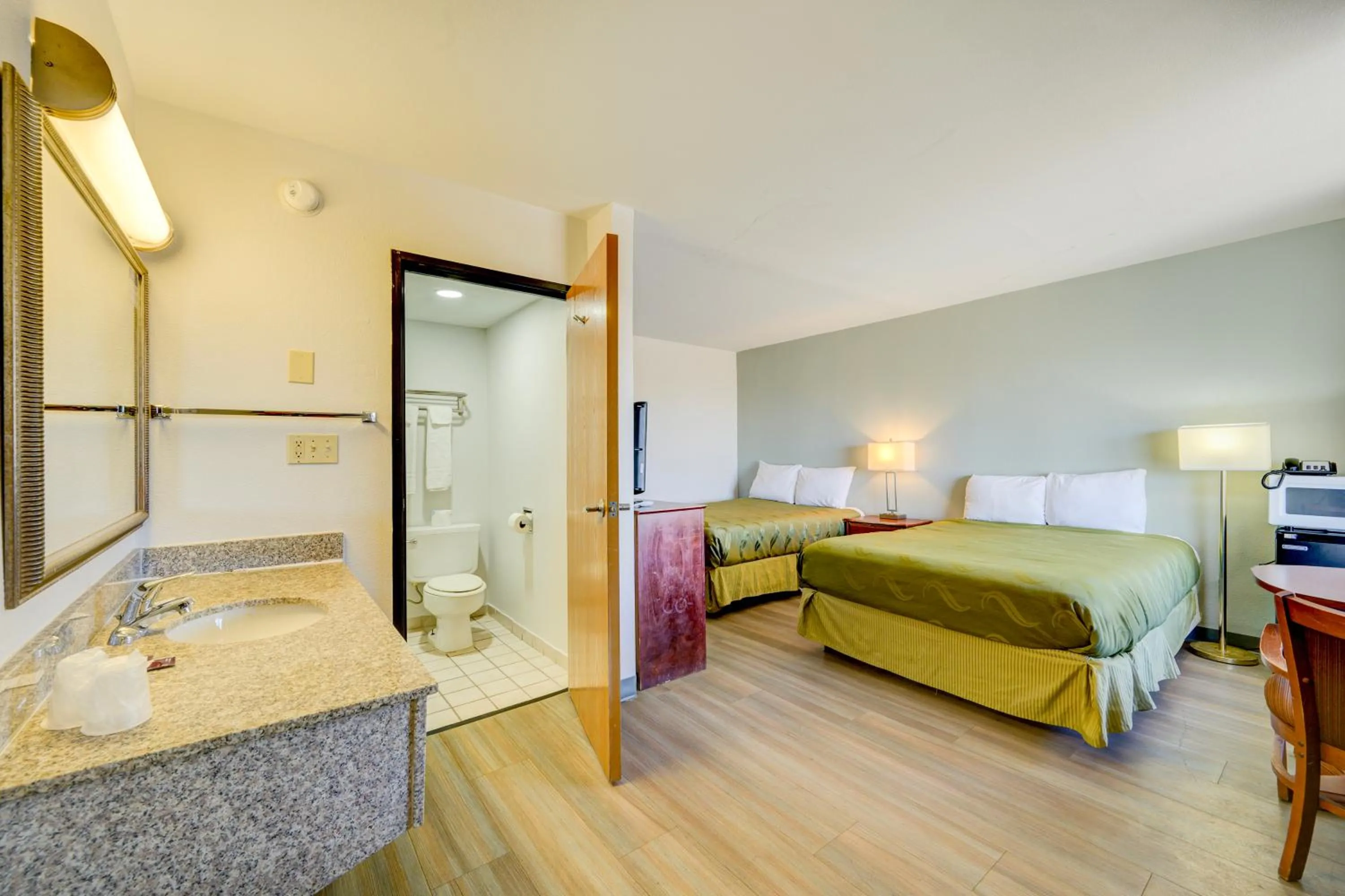 Bedroom, Bed in Capital O Travelers Inn Lawton Fort Sill