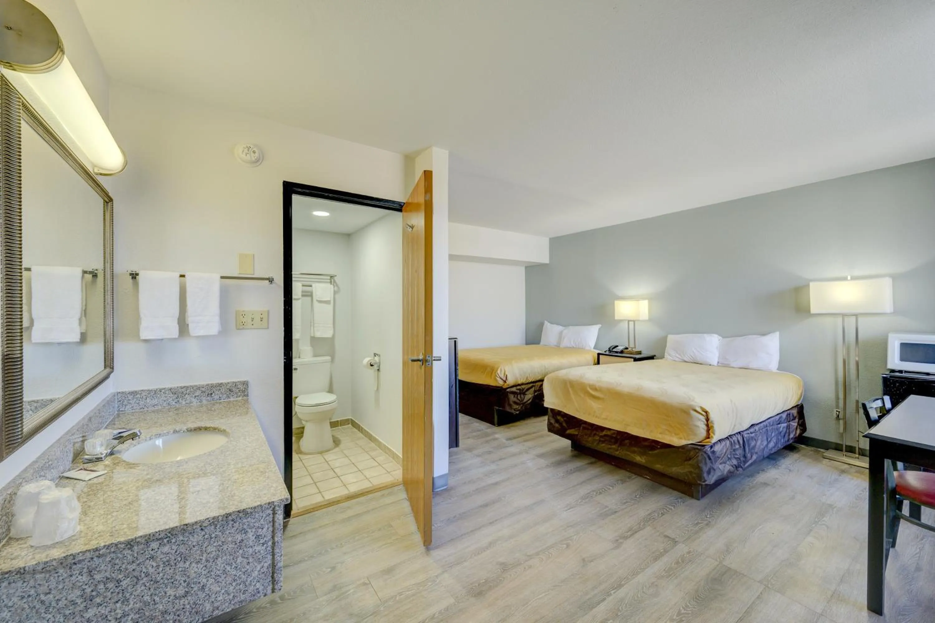 Bedroom, Bed in Capital O Travelers Inn Lawton Fort Sill