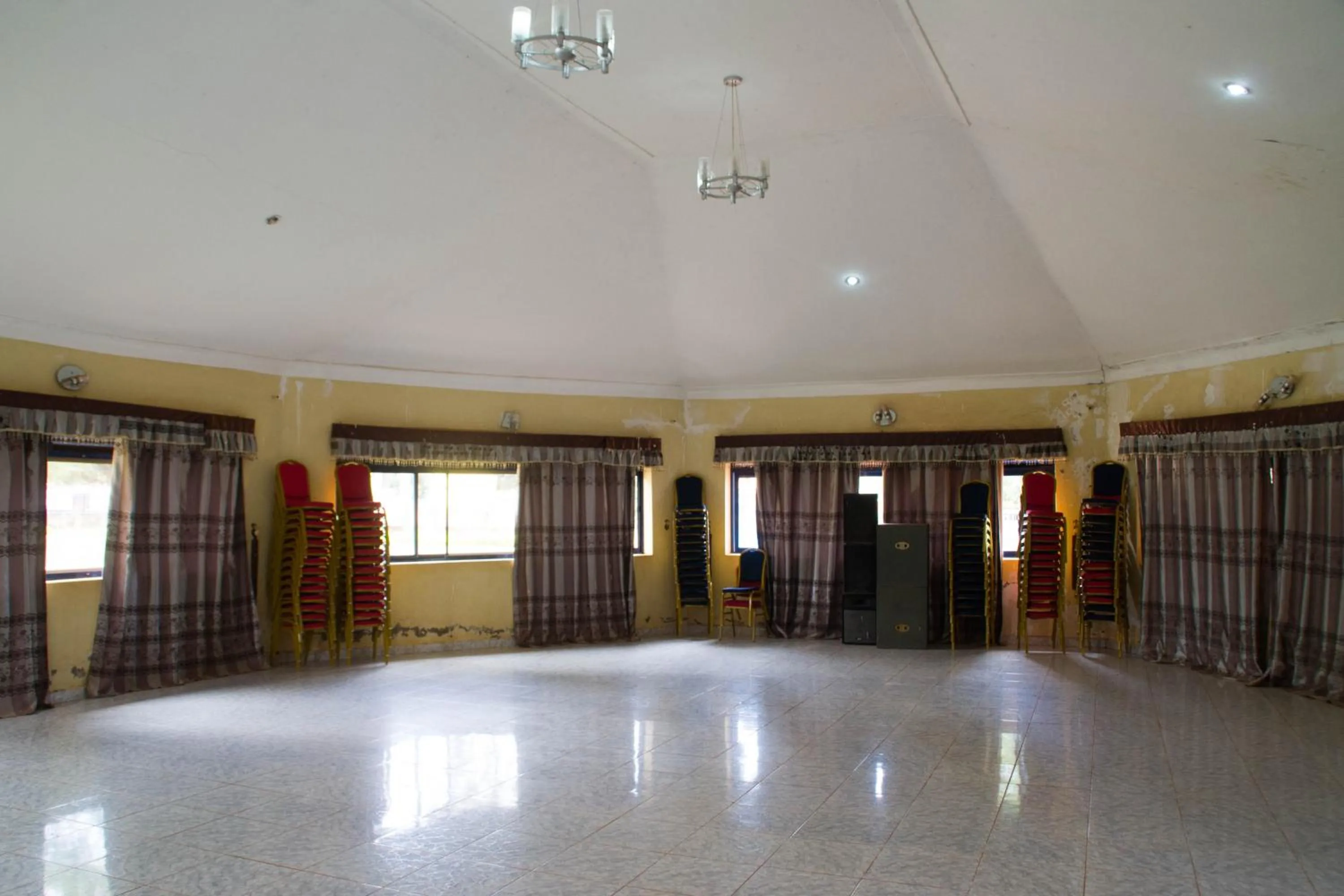 Communal lounge/ TV room, Lobby/Reception in Wal Ville Suites
