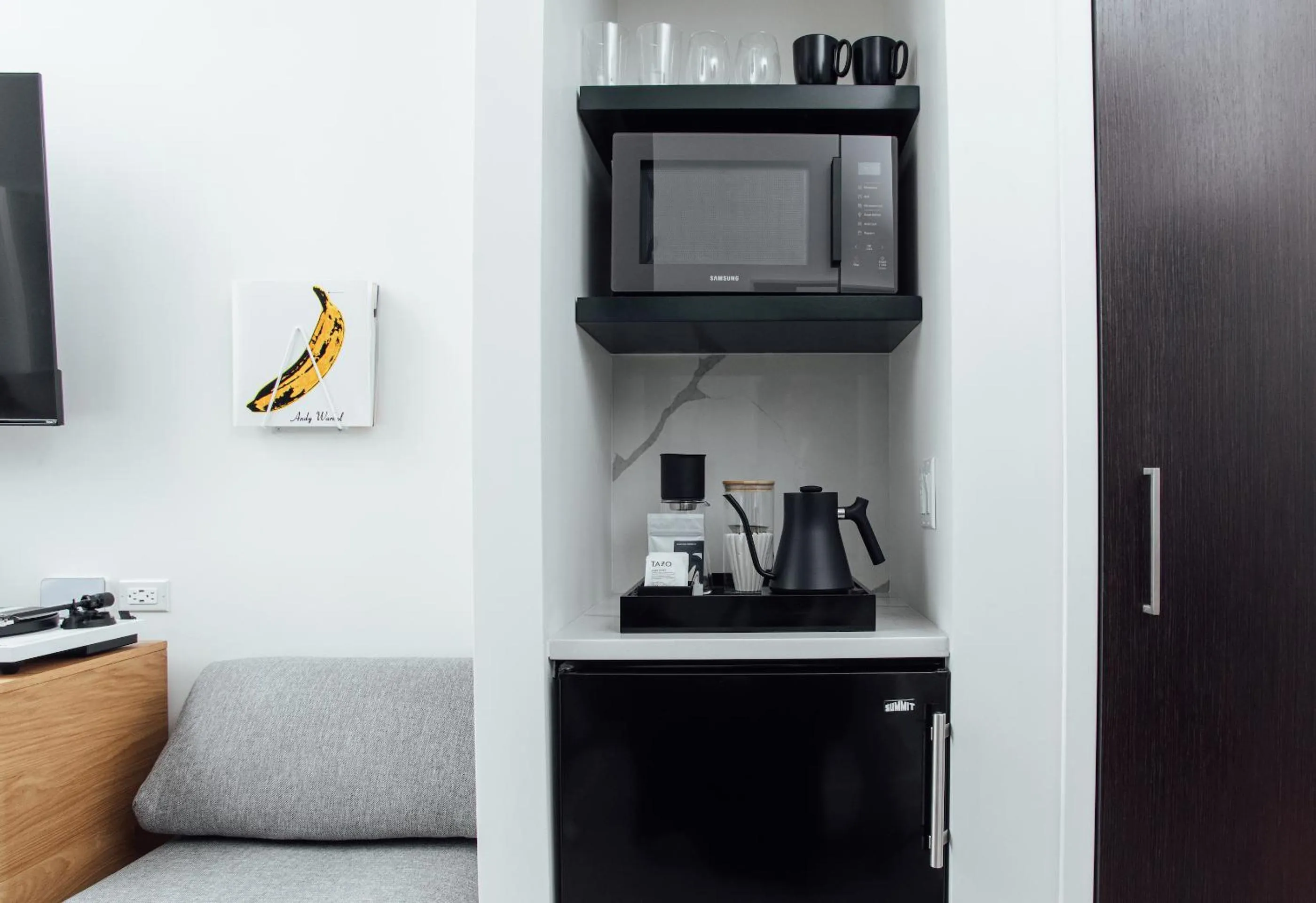 Coffee/tea facilities in Mint House 70 Pine by Kasa